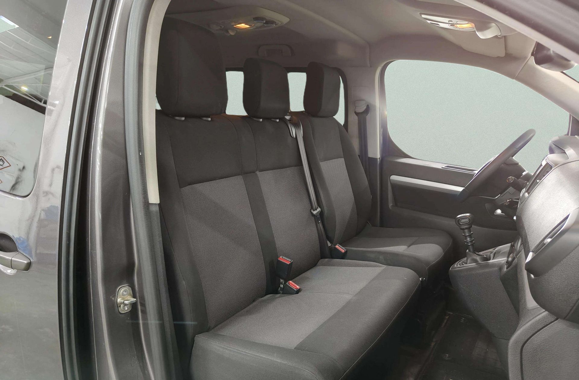 Peugeot Traveller 2.0 BlueHDi Business Standard 9 plazas - foto 18