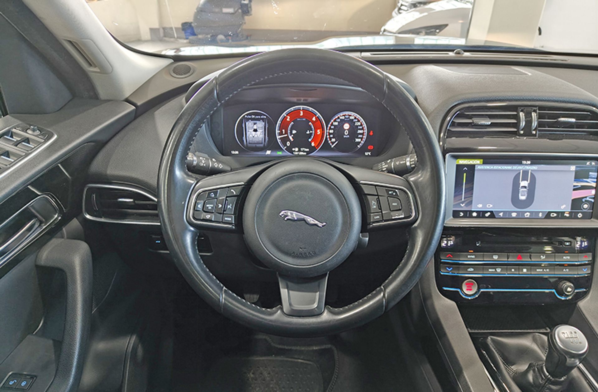 Jaguar F-Pace 2.0L i4D Pure RWD - foto 26
