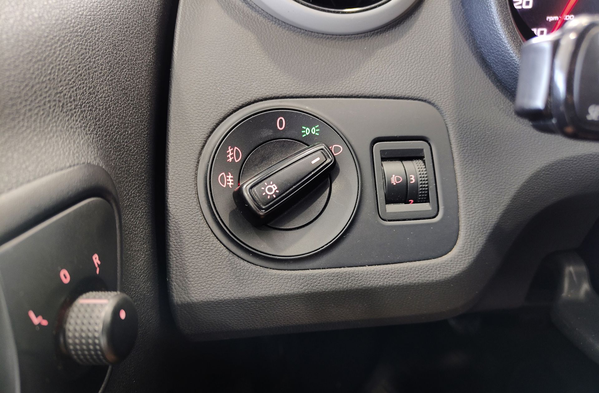 SEAT Ibiza 1.0 Reference - foto 18