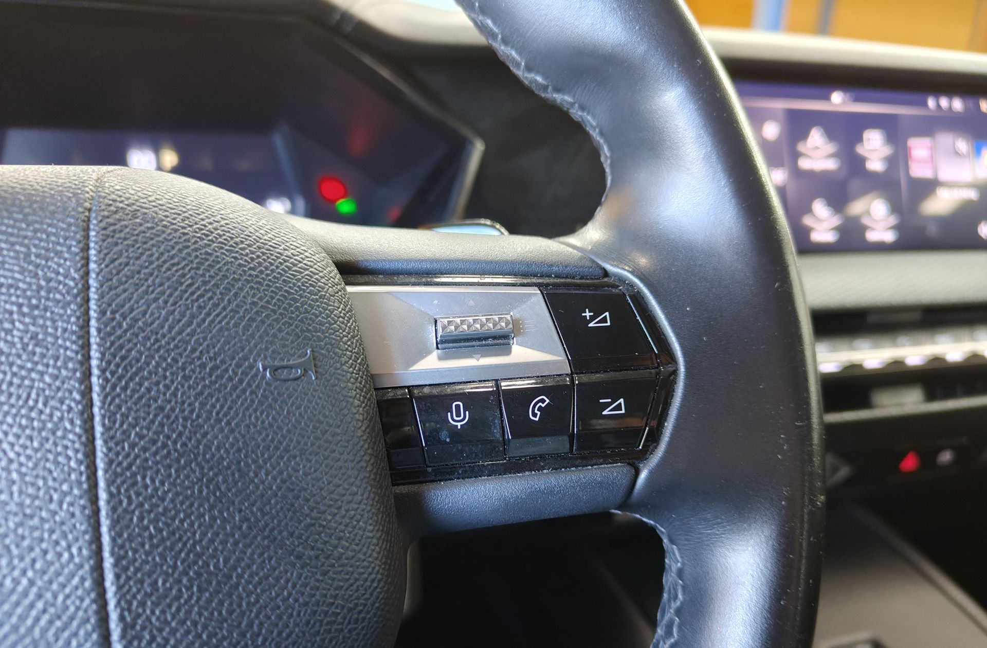 DS DS 4 BlueHDi 130 Trocadero - foto 31