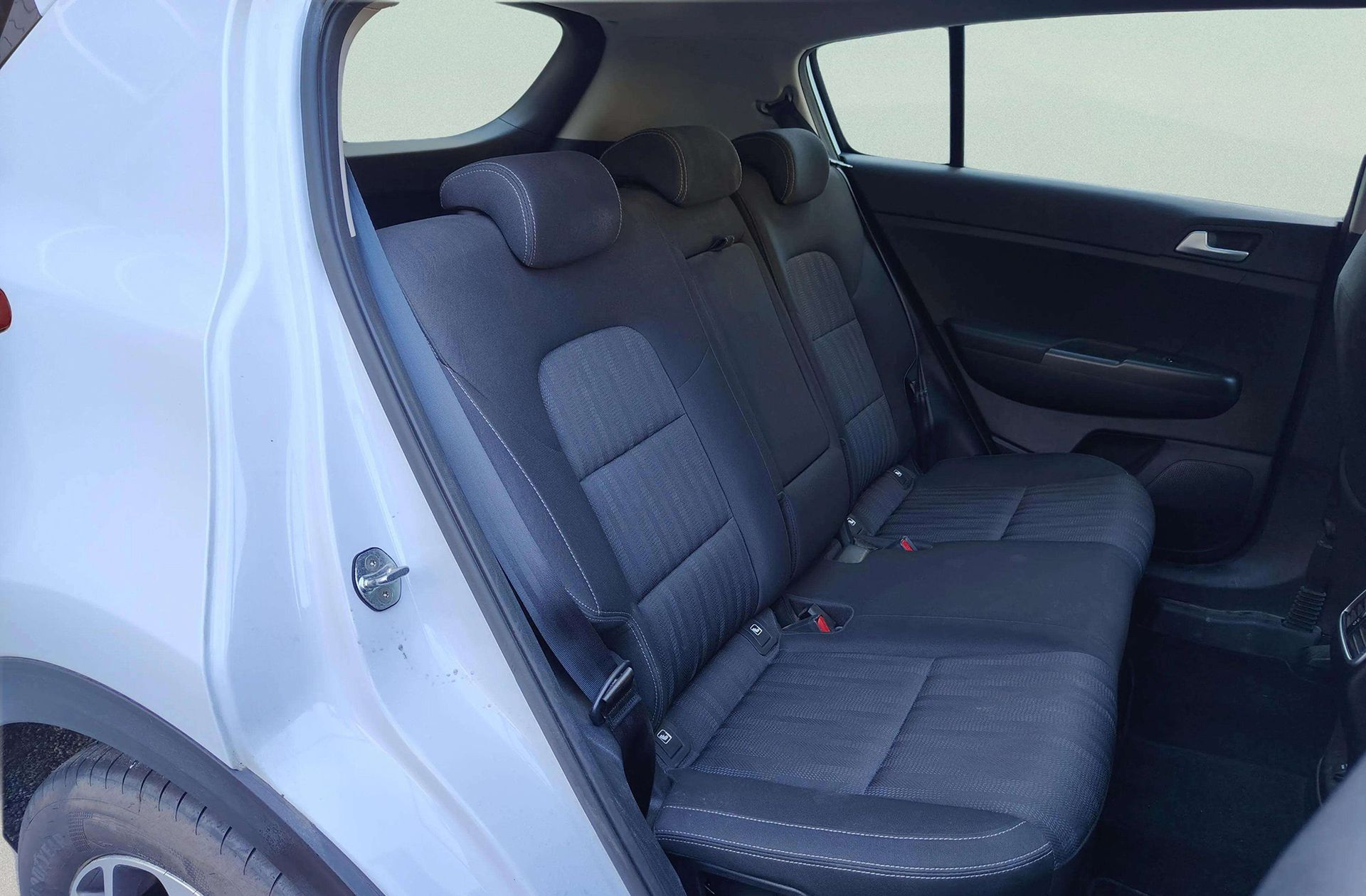 Kia Sportage 1.6 MHEV Business 4x4 - foto 16