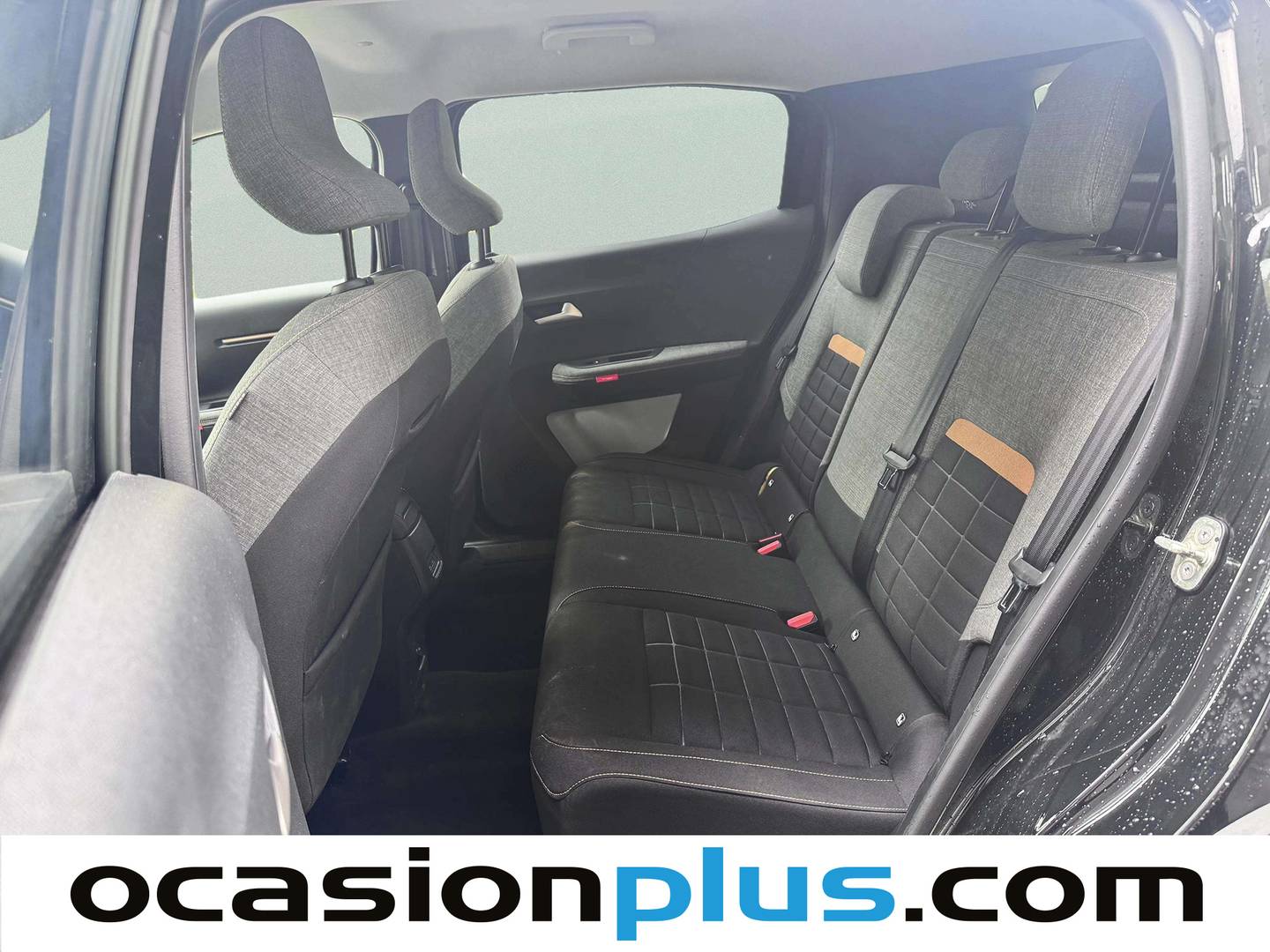 Foto asientos traseros Citroën C3 Aircross Citroën C3 Aircross Hybrid 145 Plus e-DCS6 (145 CV)