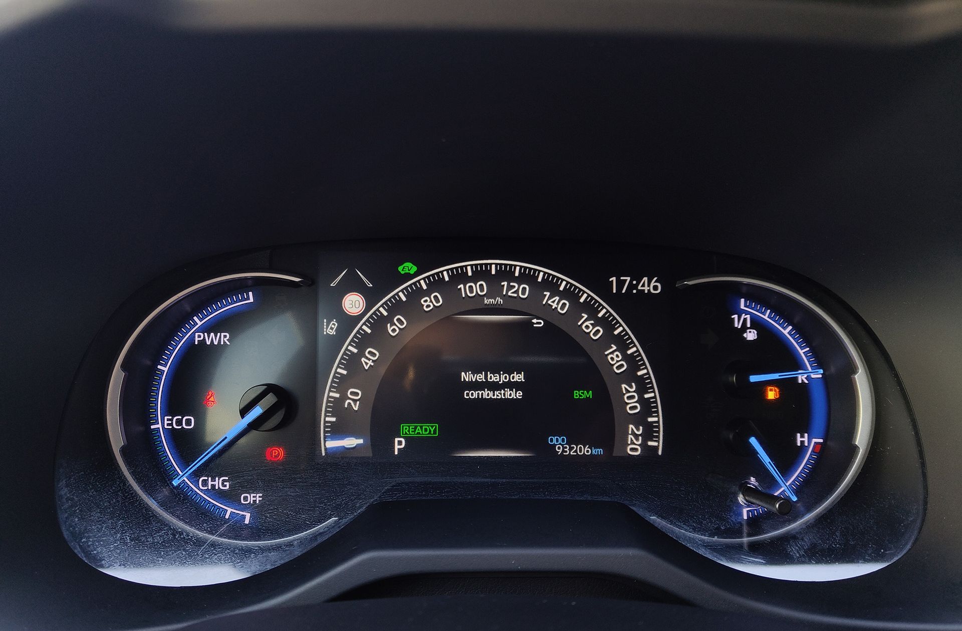 Toyota RAV4 2.5l hybrid Luxury - foto 38