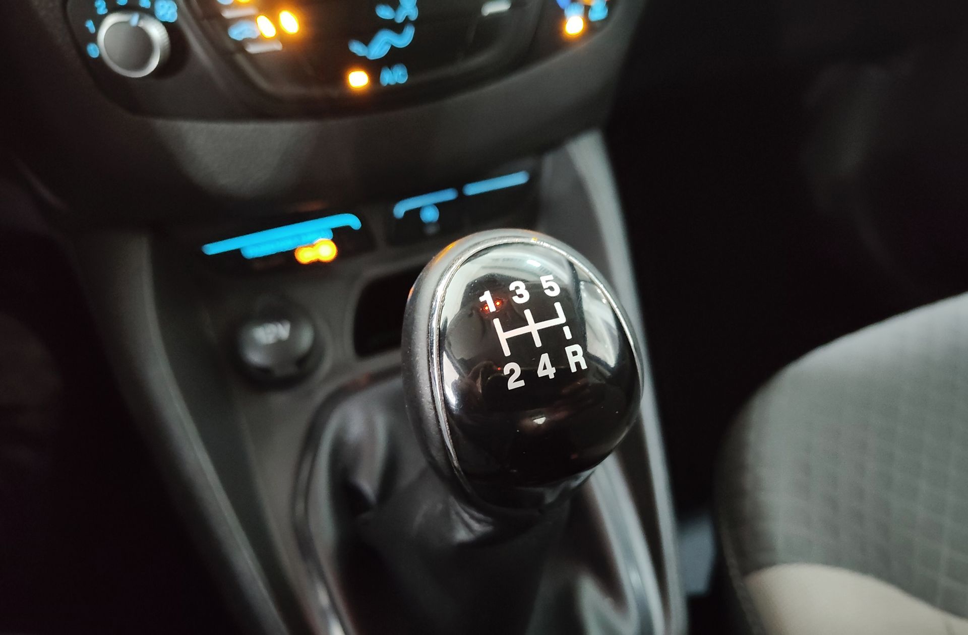 Ford Tourneo Courier 1.0 EcoBoost Trend - foto 5