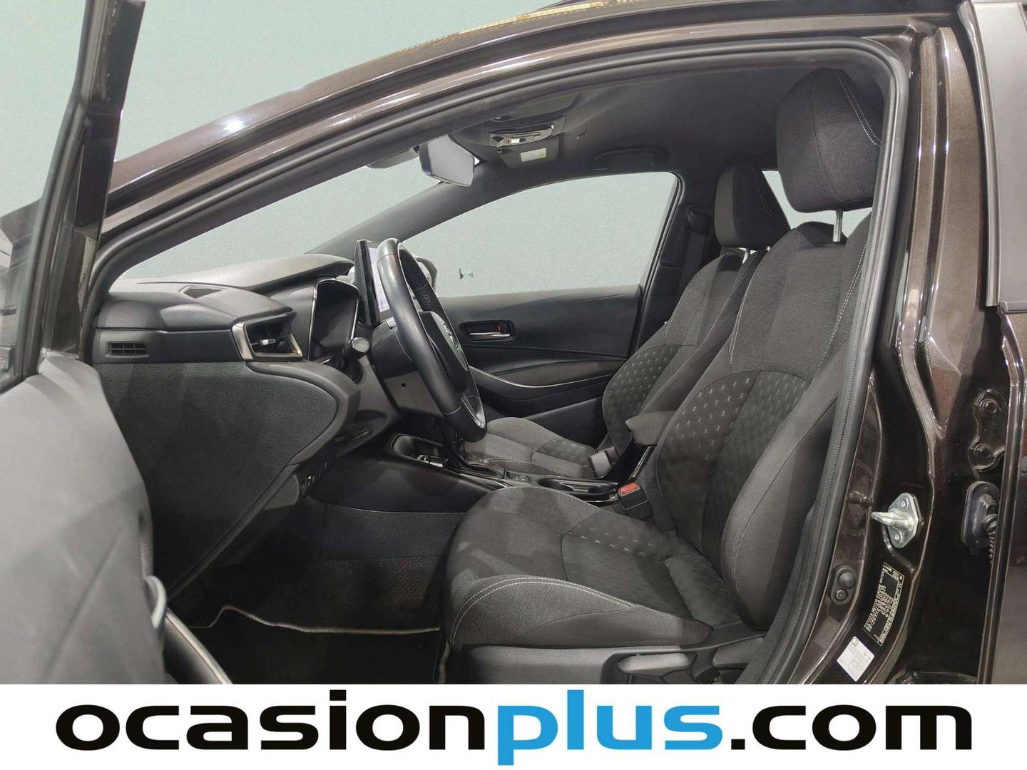 Foto asientos delanteros Toyota Corolla Toyota Corolla Touring Sports 140H Active Plus (140 CV)