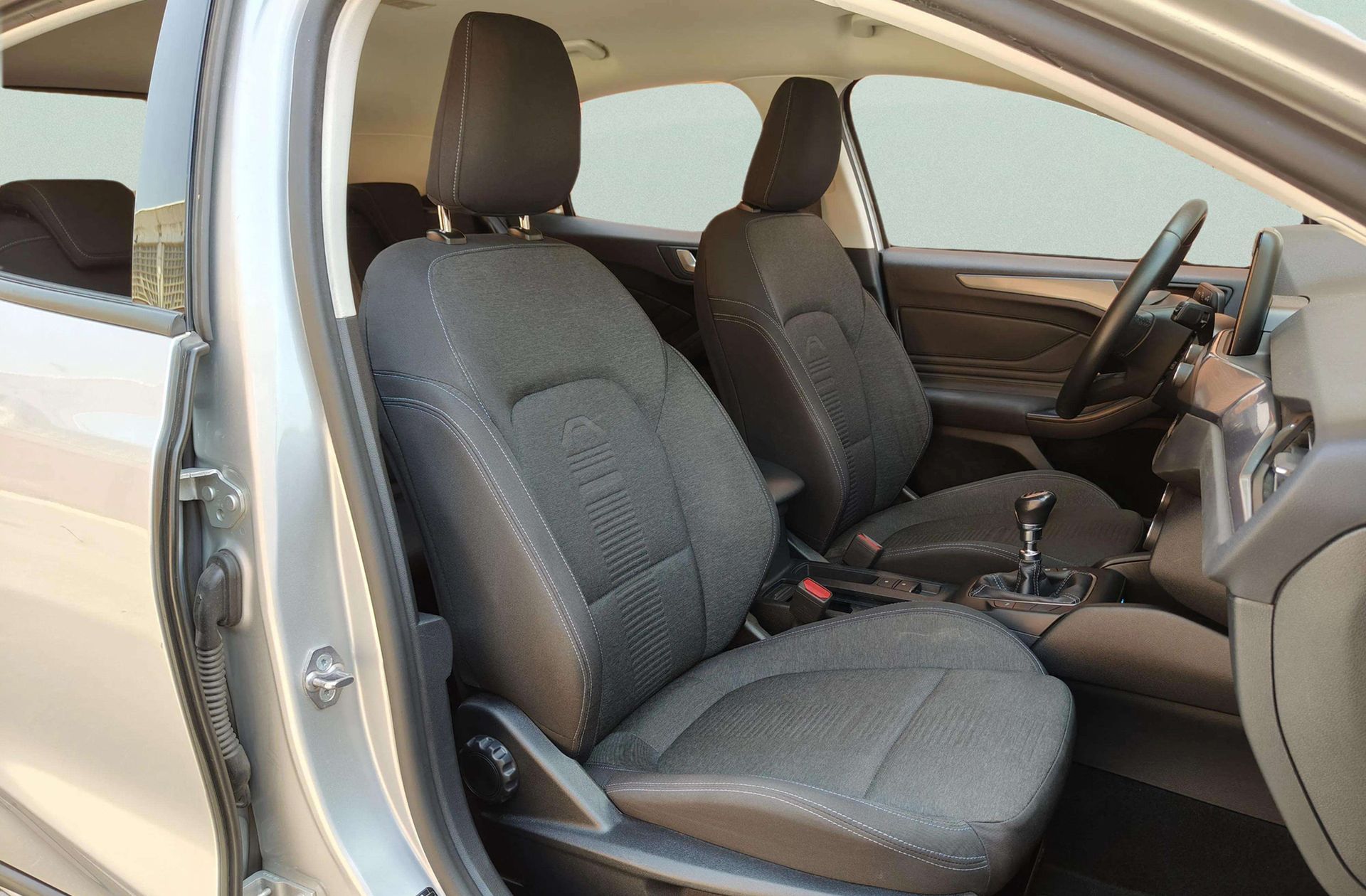 Ford Focus 1.0 EcoBoost Active - foto 18