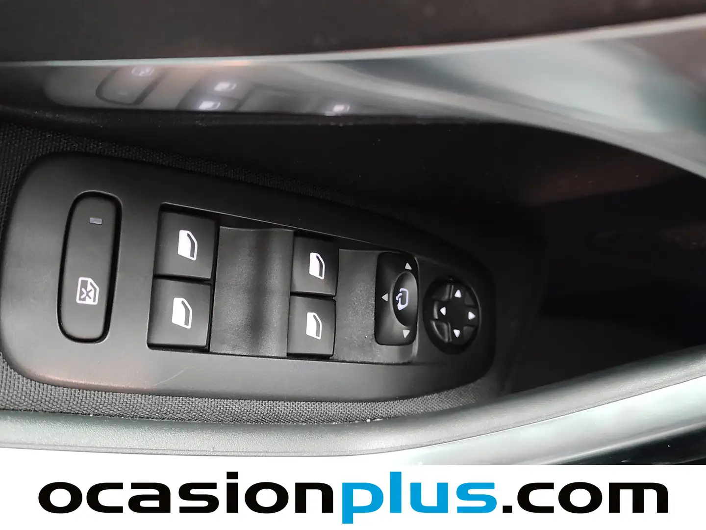 Foto Peugeot 2008 Peugeot 2008 BlueHDi 120 Allure Auto (120 CV)