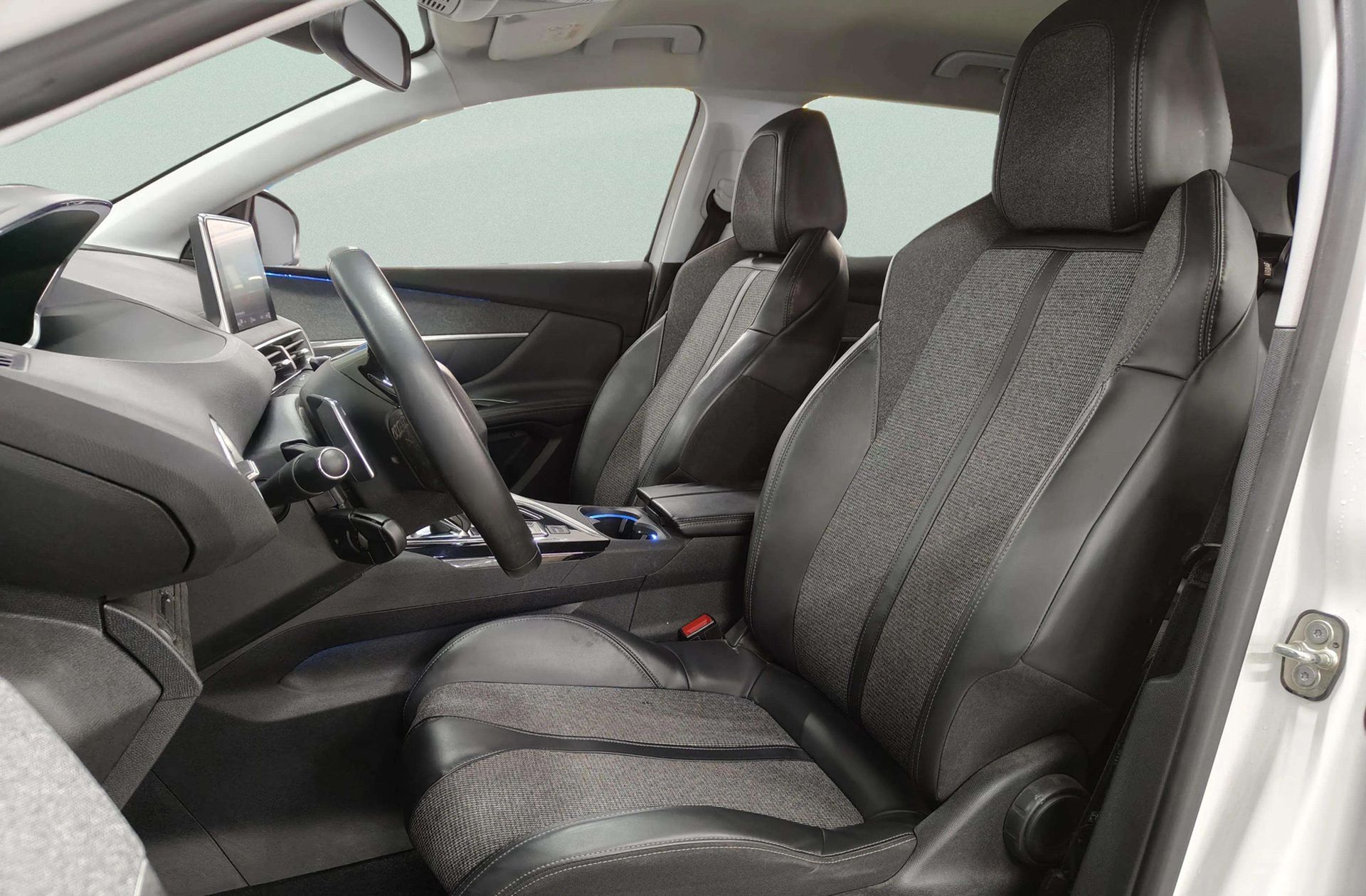 Peugeot 3008 PureTech 130 Allure EAT6 - foto 11