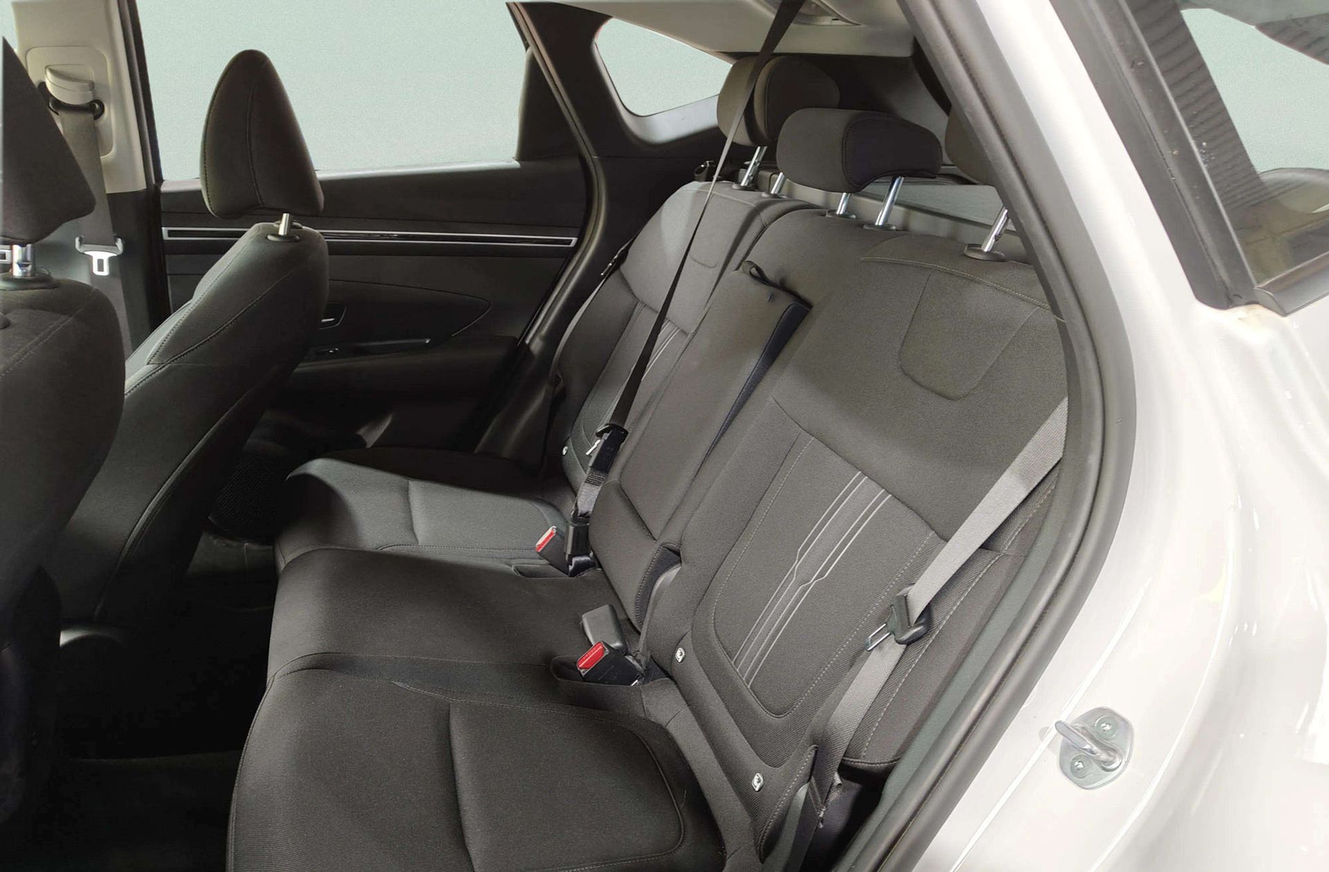 Hyundai Tucson 1.6 T-GDi 48V Maxx Sky - foto 12