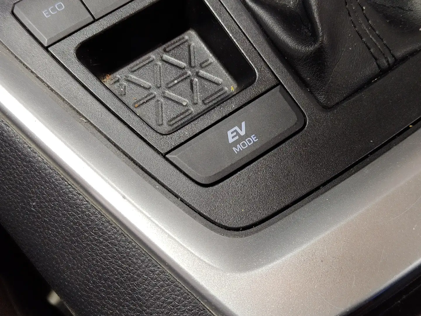 Foto Toyota Rav4 Toyota Rav4 2.5l hybrid Luxury (218 CV)