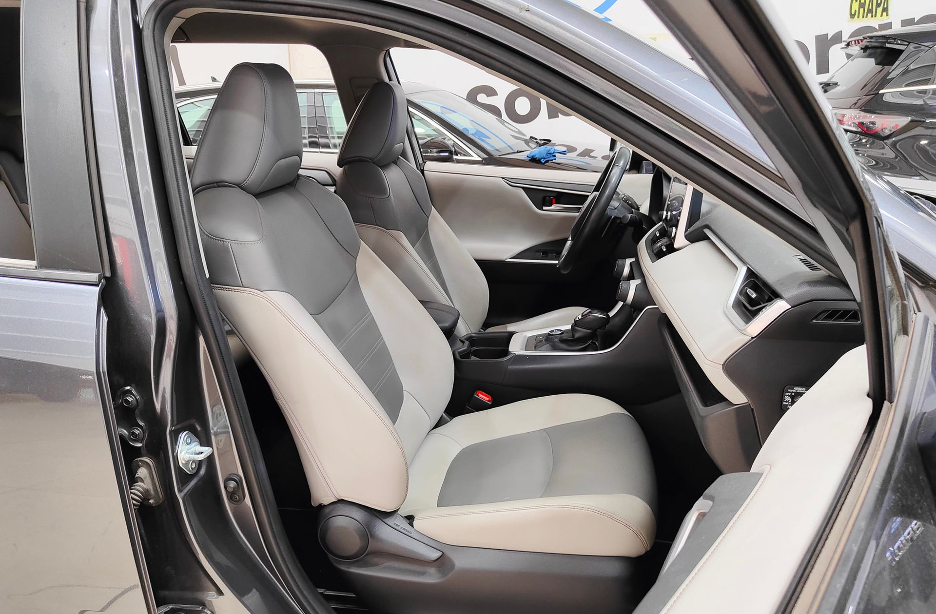 Toyota RAV4 2.5l Hybrid Luxury - foto 20