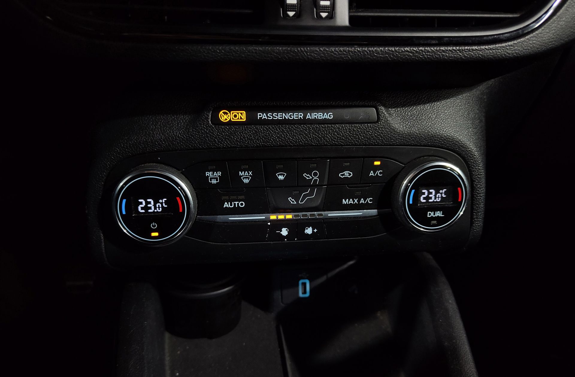 Ford Focus 1.0 EcoBoost ST-Line X - foto 30