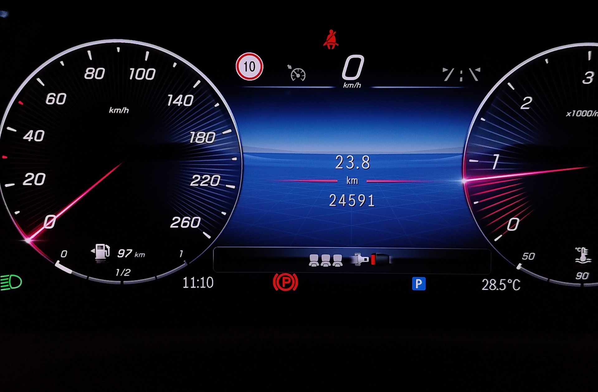 Mercedes-Benz CLA 220 d Pack AMG - foto 12