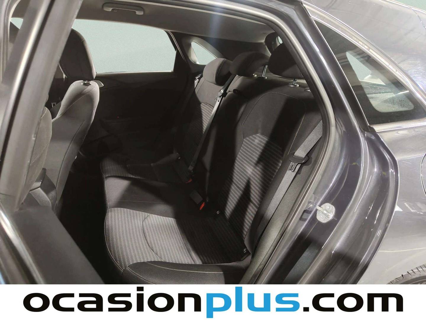 Foto asientos traseros KIA Ceed KIA Ceed 1.6 MHEV iMT Drive (136 CV)