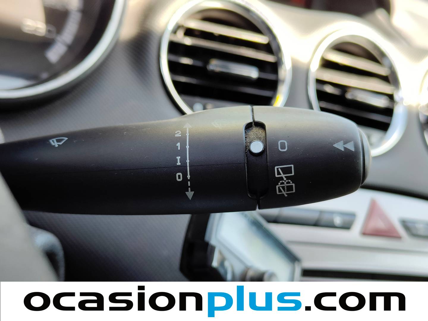 Equipamiento del Peugeot 308 Peugeot 308 1.6 HDI Confort (110 CV)