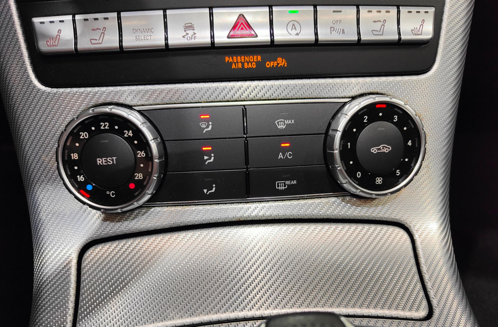 Mercedes-Benz SLC 200 Pack AMG - foto 30