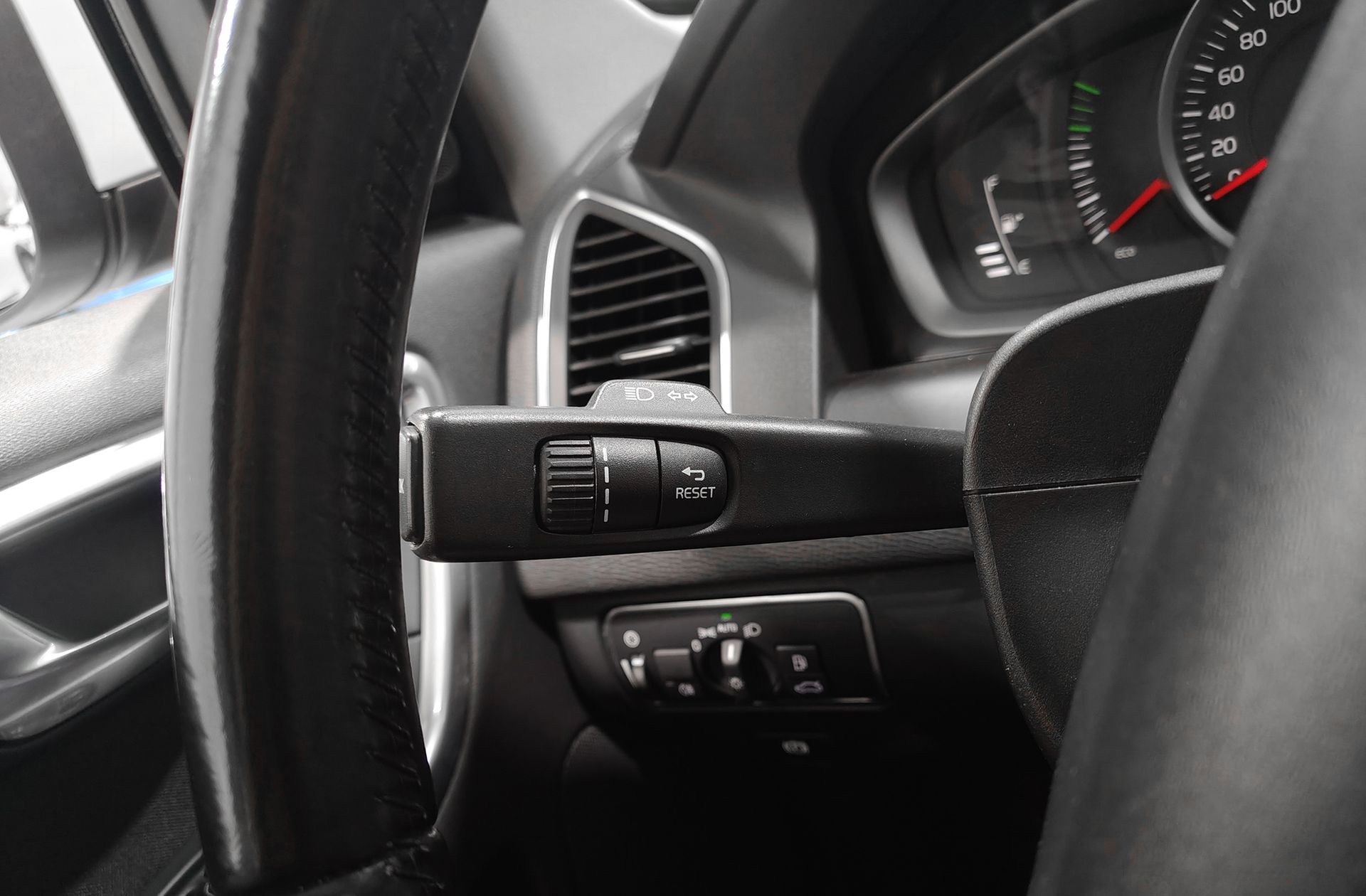 Volvo XC60 D3 Kinetic - foto 24