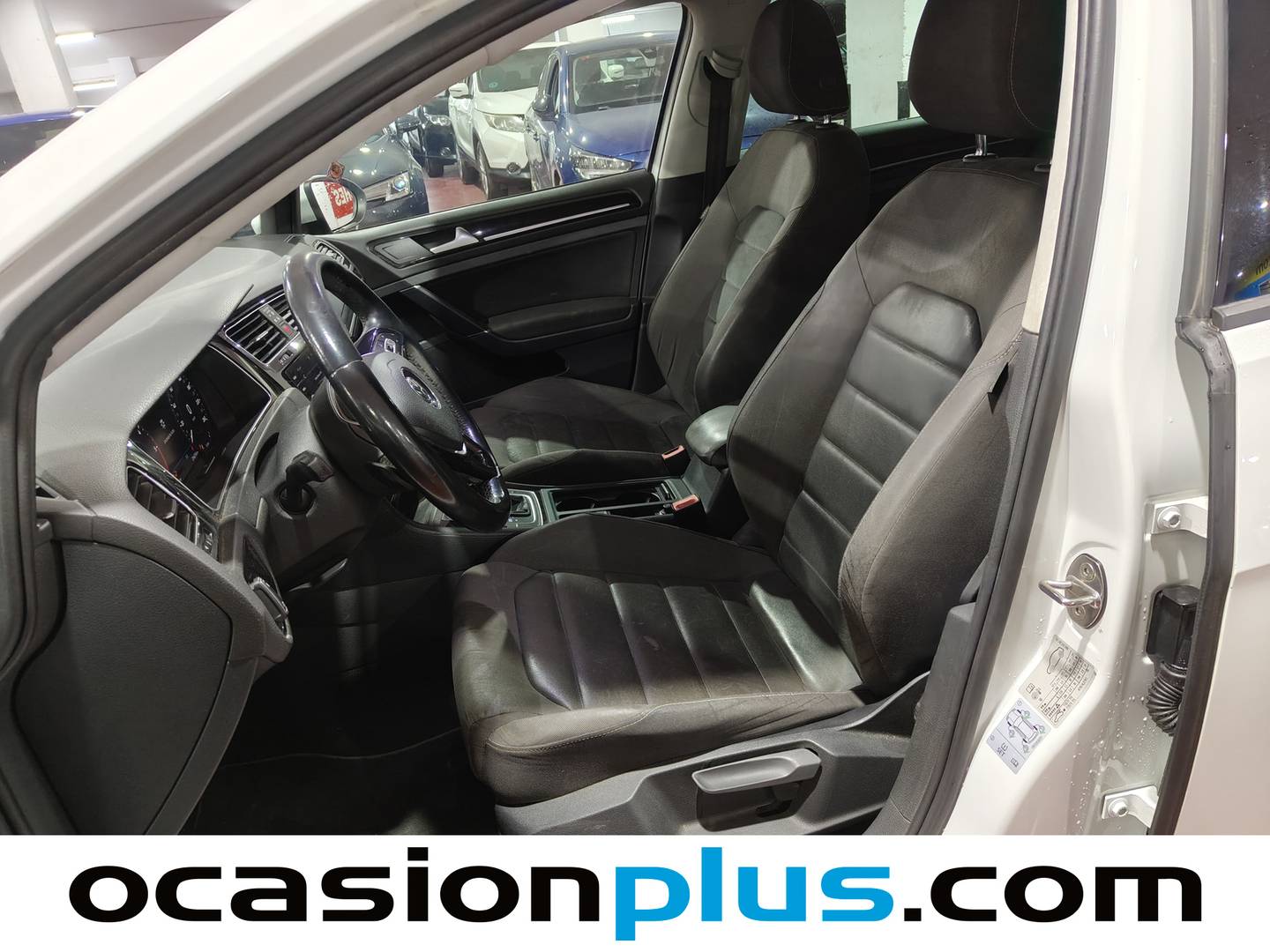 Foto asientos delanteros Volkswagen Golf Volkswagen Golf 1.6 TDI Sport R-Line DSG (115 CV)