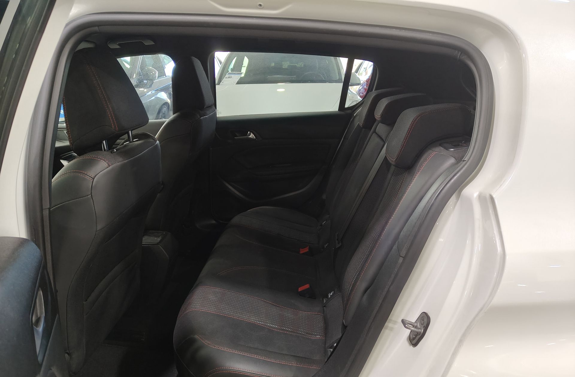 Peugeot 308 BlueHDi 150 GT Line - foto 12
