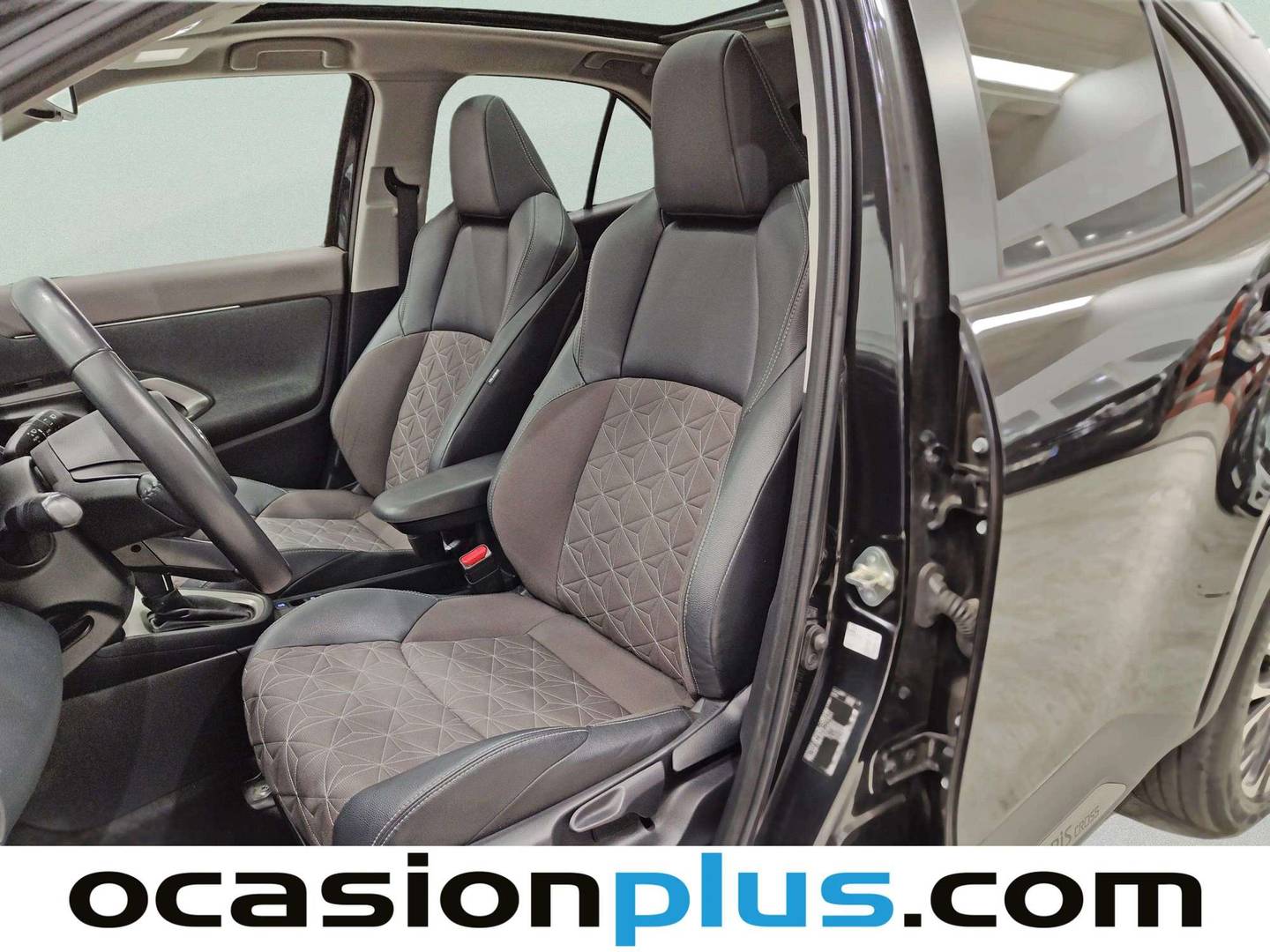 Foto asientos delanteros Toyota Yaris Cross Toyota Yaris Cross 120H Style Plus (116 CV)