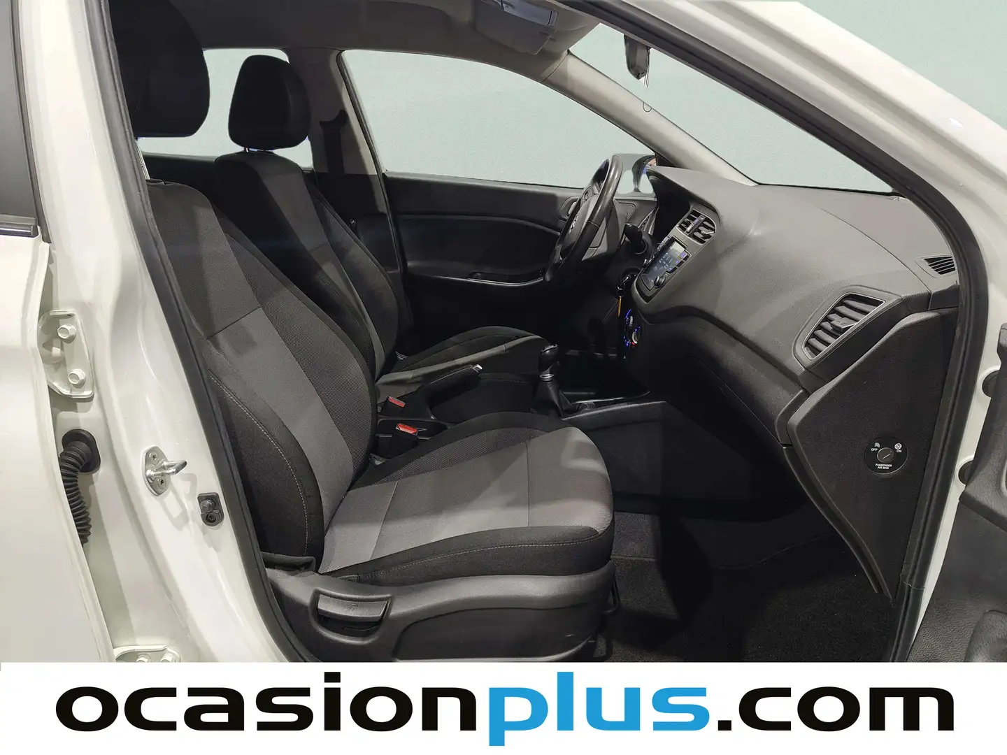 Foto Hyundai i20 Hyundai i20 1.2 MPI Essence LE (75 CV)