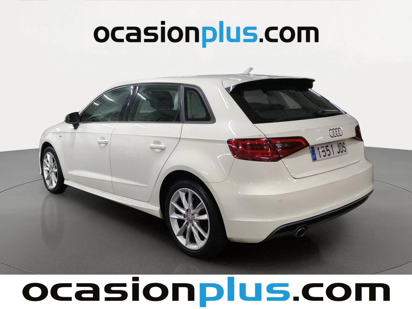 Foto trasera Audi A3 Audi A3 Sportback Adrenalin 1.6 TDI clean diesel (110 CV) S tronic Pack S-line derecha