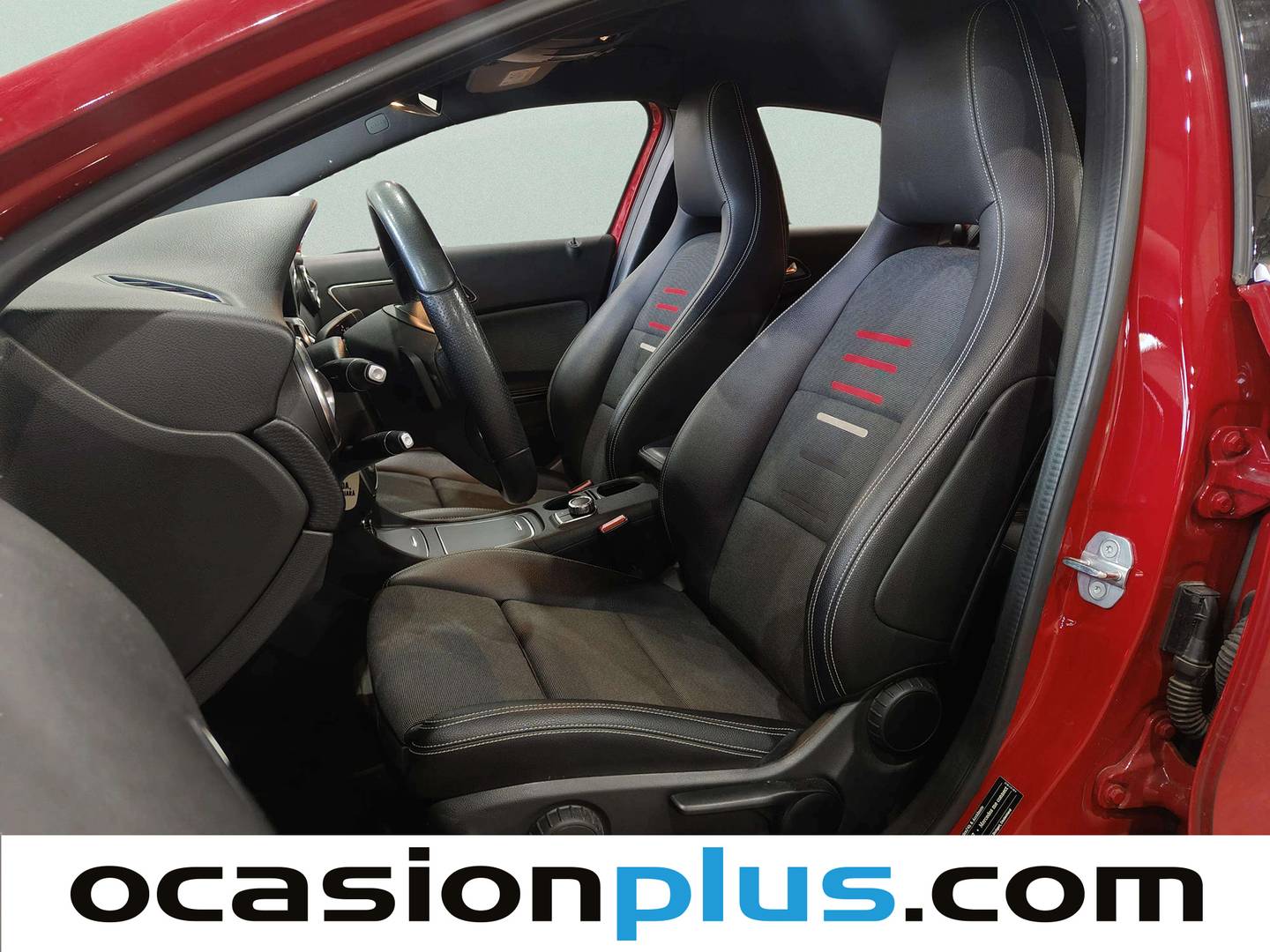 Foto asientos delanteros Mercedes Clase A Mercedes-Benz Clase A 200 d (136 CV)Pack AMG