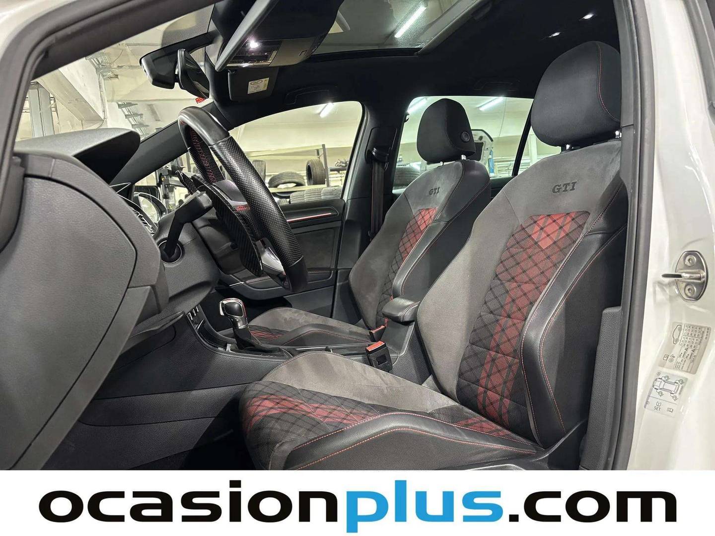 Foto asientos delanteros Volkswagen Golf Volkswagen Golf GTI TCR 2.0 TSI  (290 CV) DSG