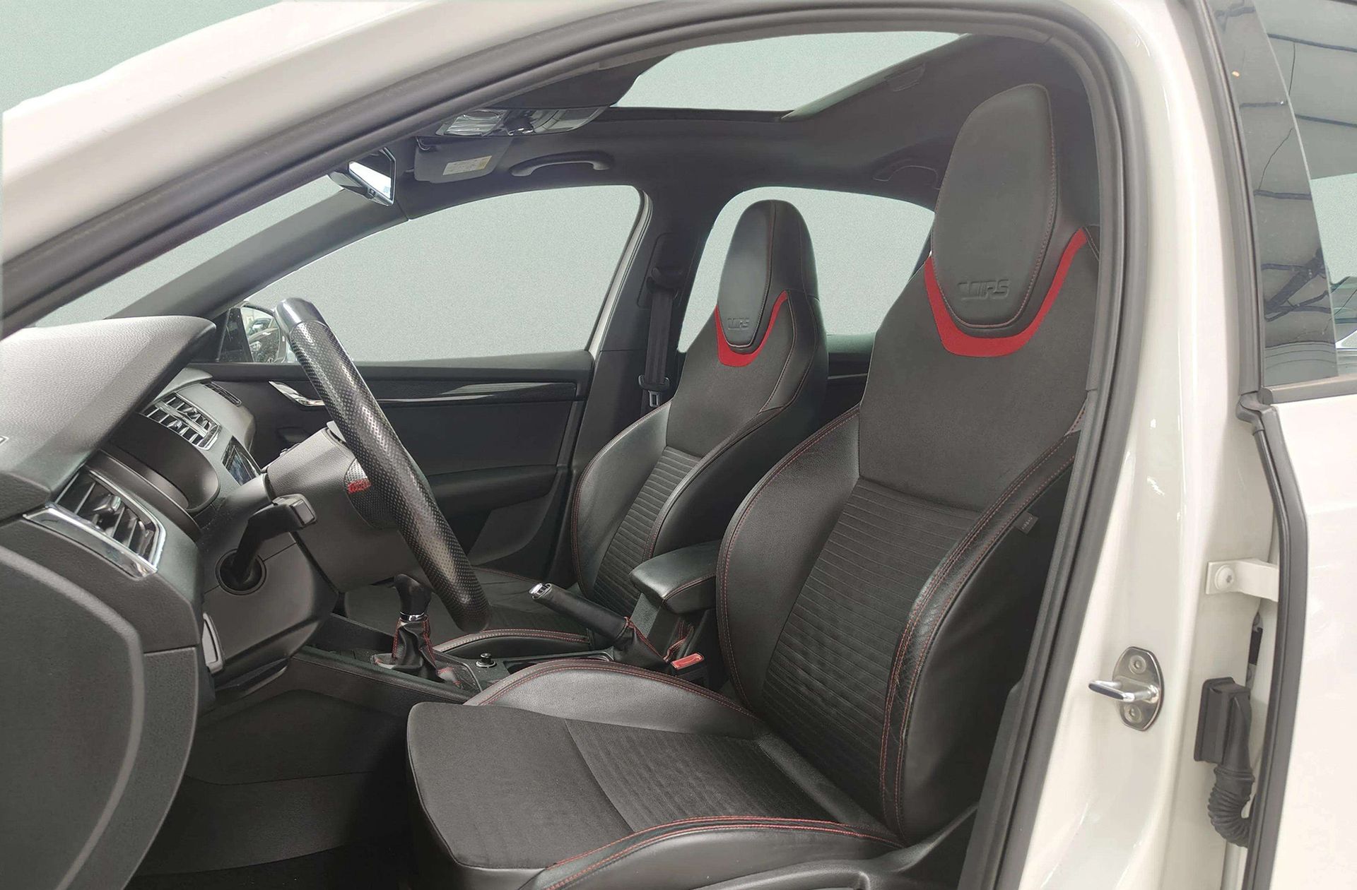 Škoda Octavia 2.0 TDI RS - foto 10