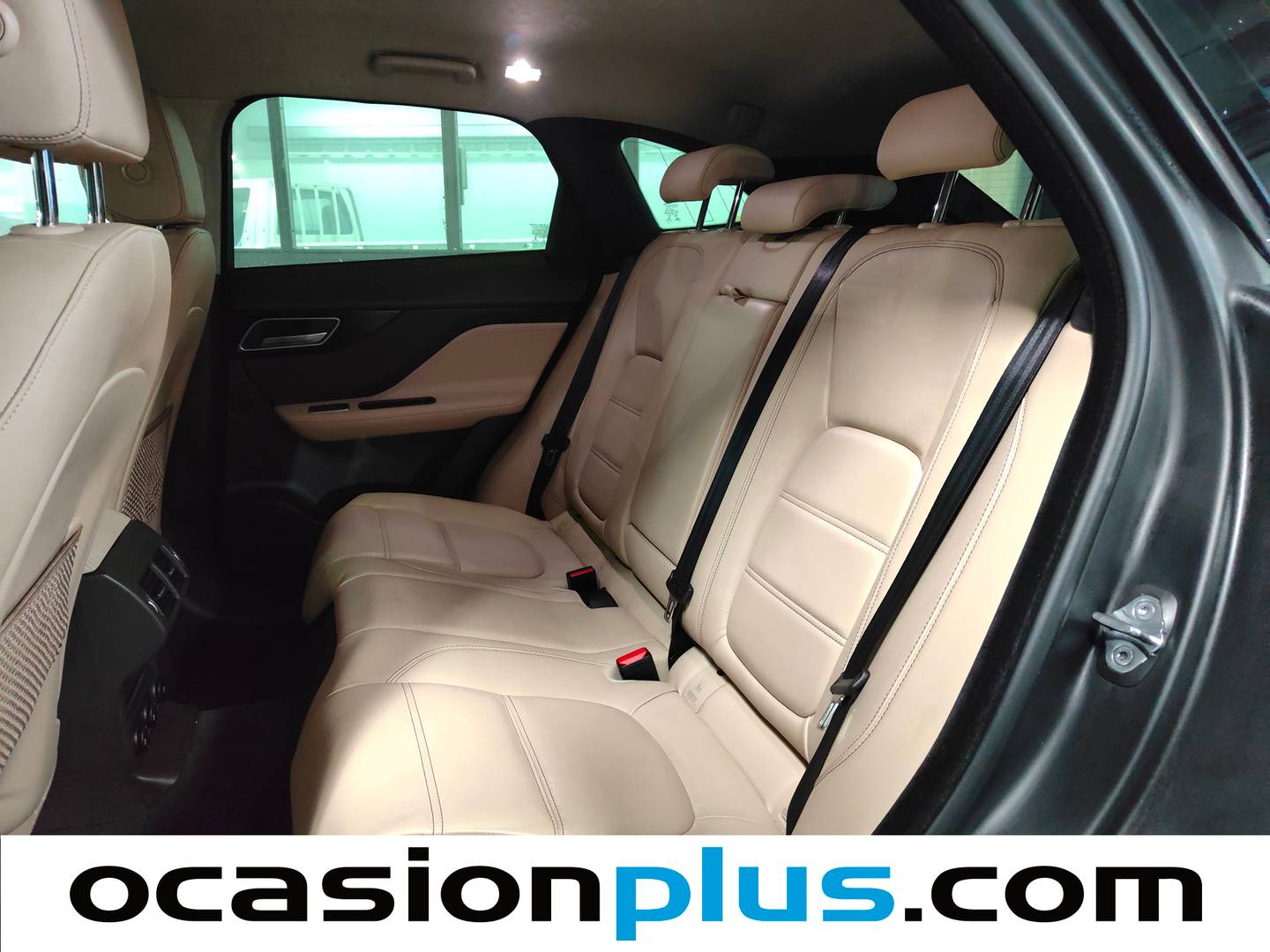 Foto asientos traseros Jaguar F-Pace Jaguar F-PACE 2.0T i4 Prestige AWD Auto (250 CV)