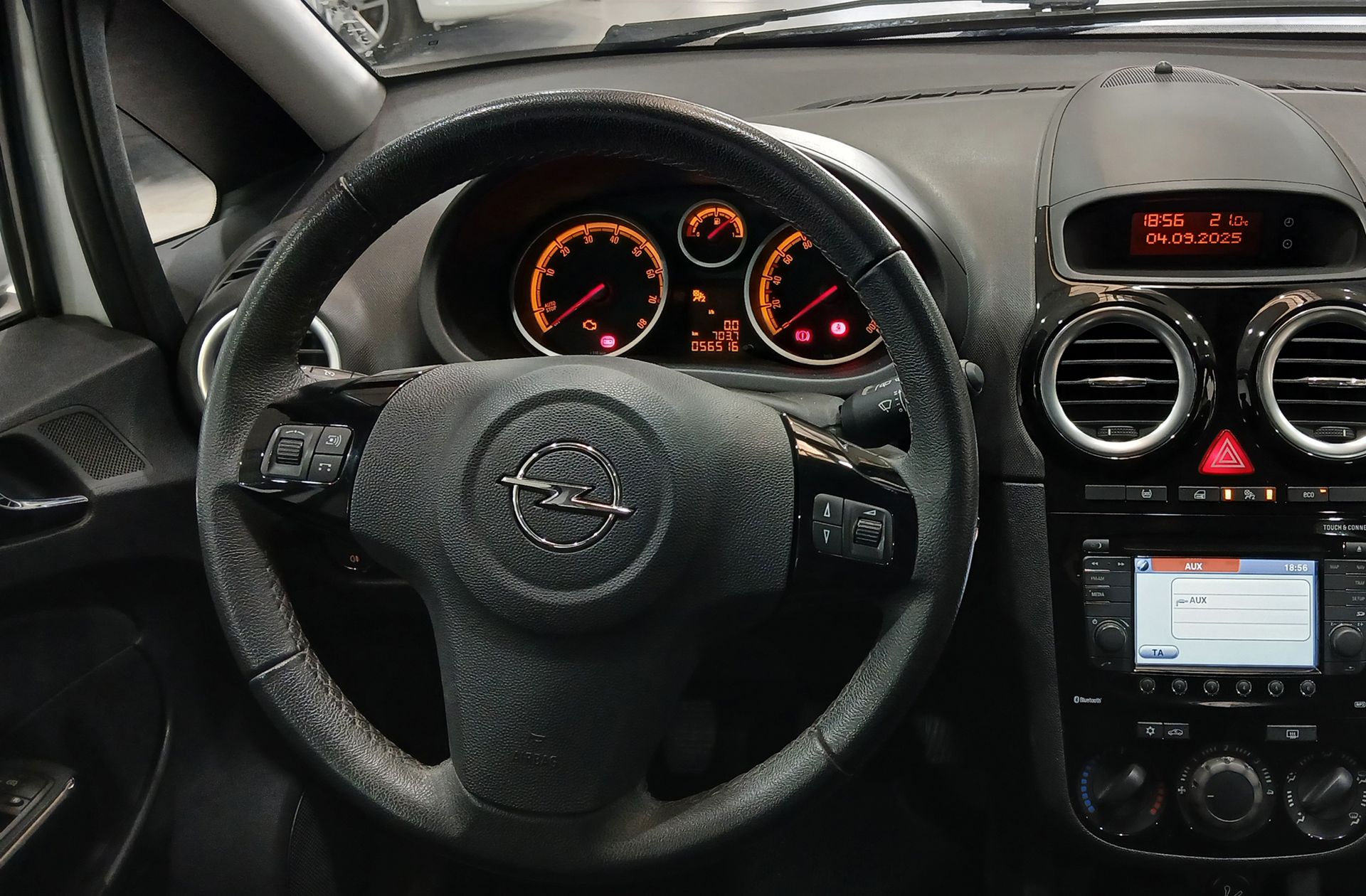Opel Corsa 1.4 Selective - foto 22