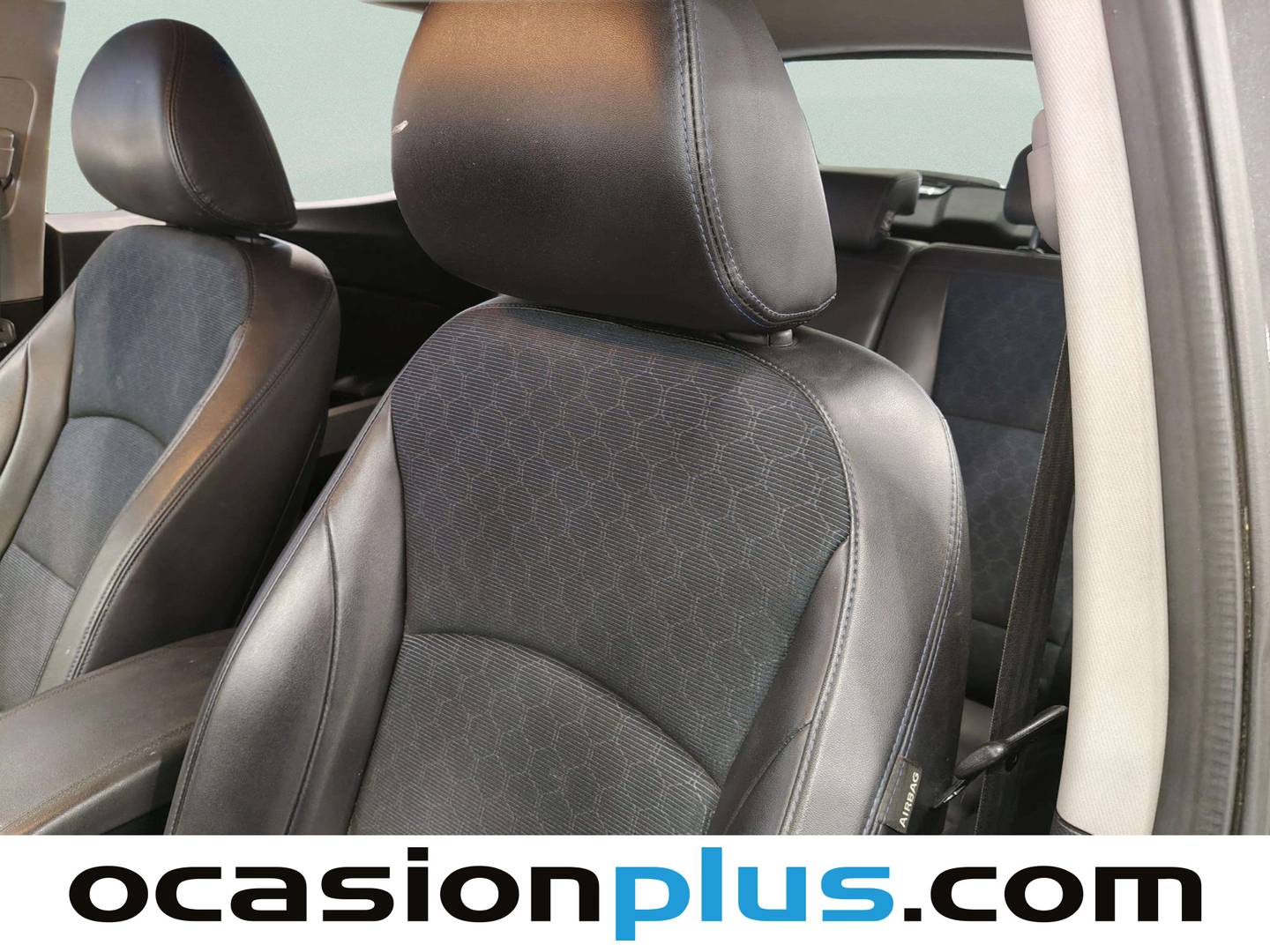 Extras y acabados del SsangYong Tivoli SsangYong Tivoli 1.6 D16T Limited Auto 4x2 (115 CV)