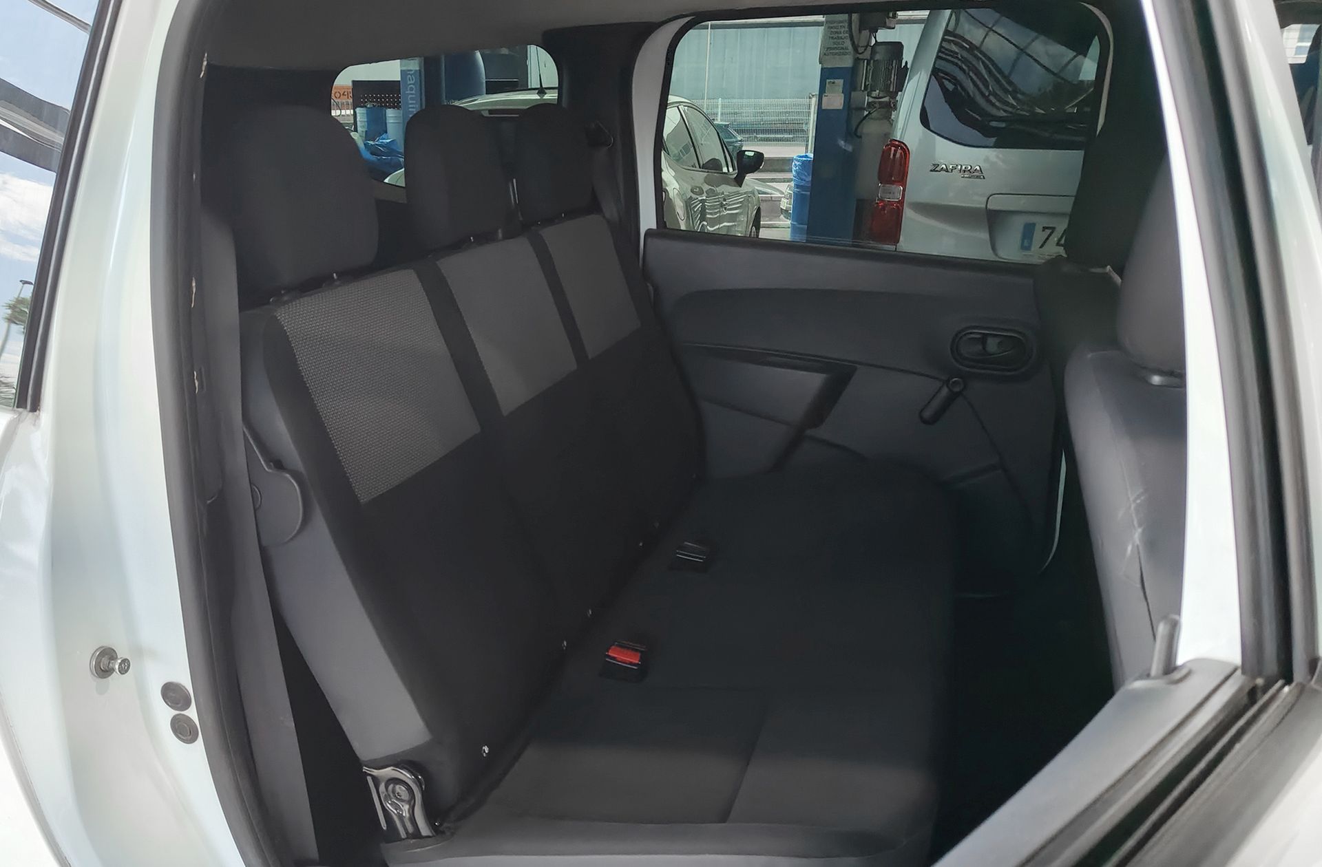 Dacia Lodgy 1.6 Base - foto 14