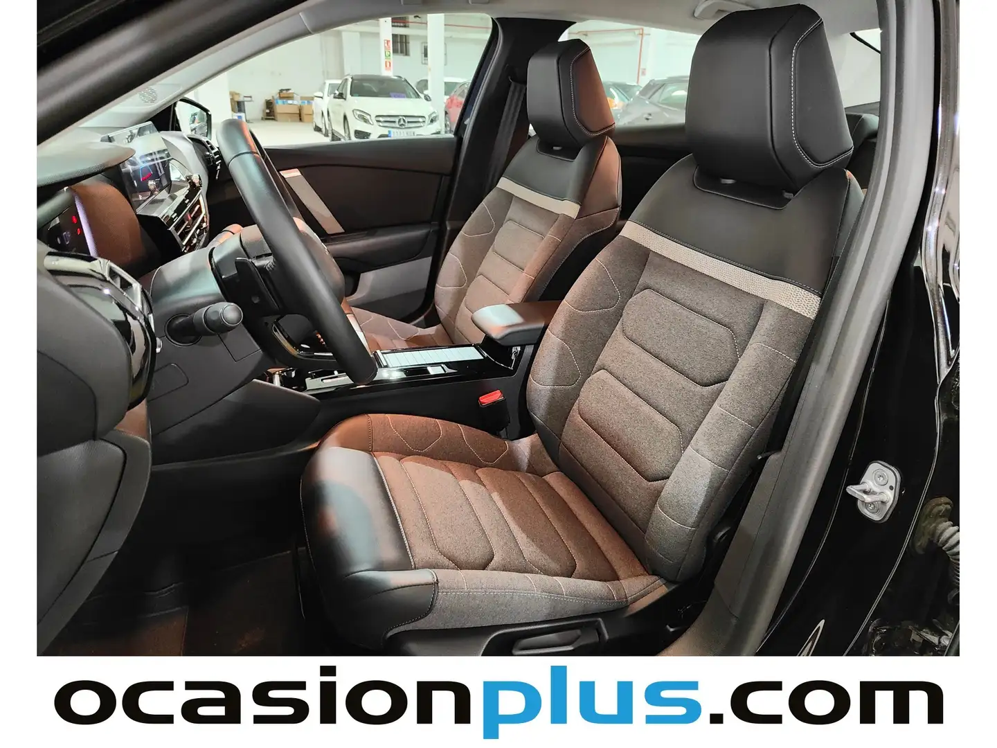 Foto Citroën C4 X Citroen C4 X PureTech 130 S&S Plus EAT8 (131 CV)