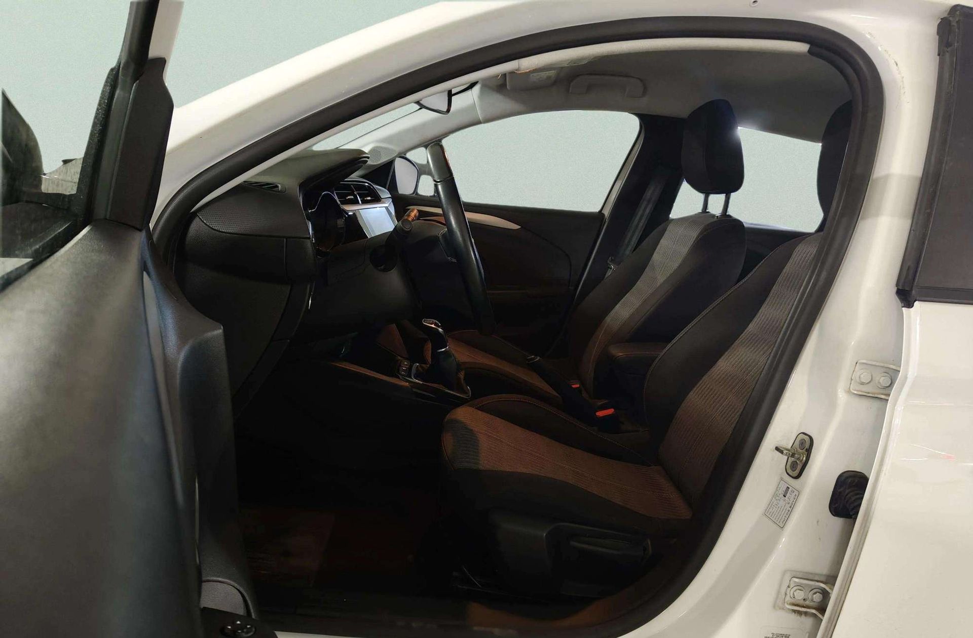 Opel Corsa 1.2 XEL Edition - foto 11