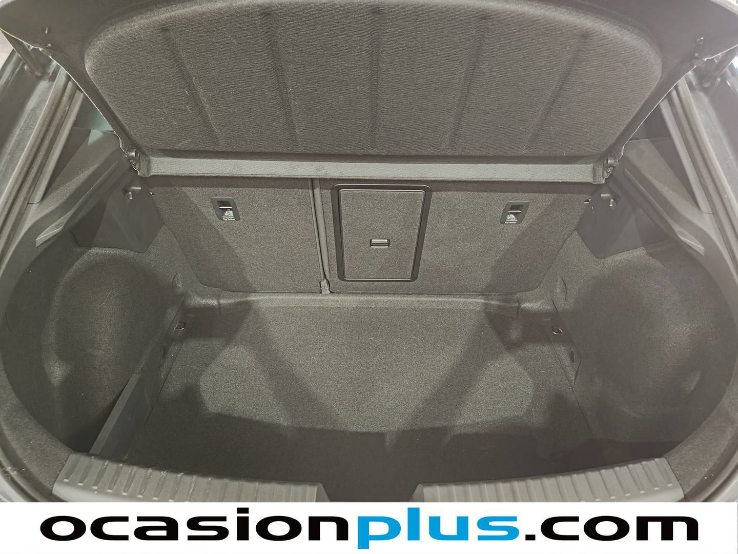 Fotos maletero Seat León Seat León 1.0 eTSI S&S FR XXL ECO DSG  (110 CV)