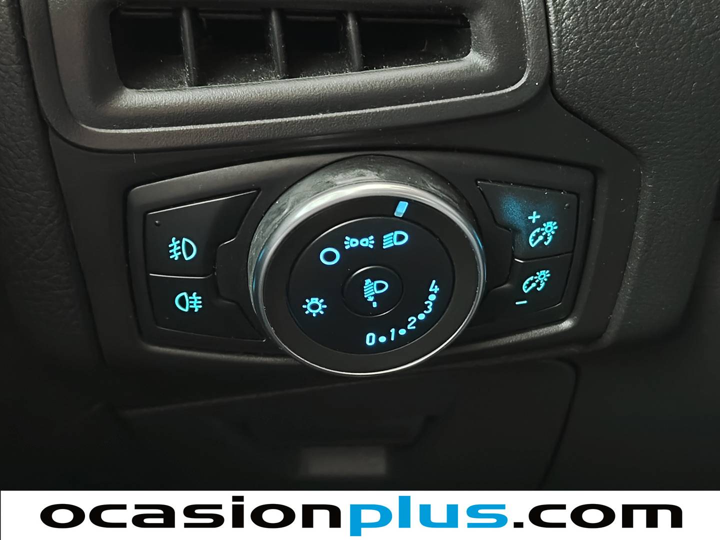 Foto Ford Focus Ford Focus 1.6 TI-VCT Trend+ PowerShift (125 CV)