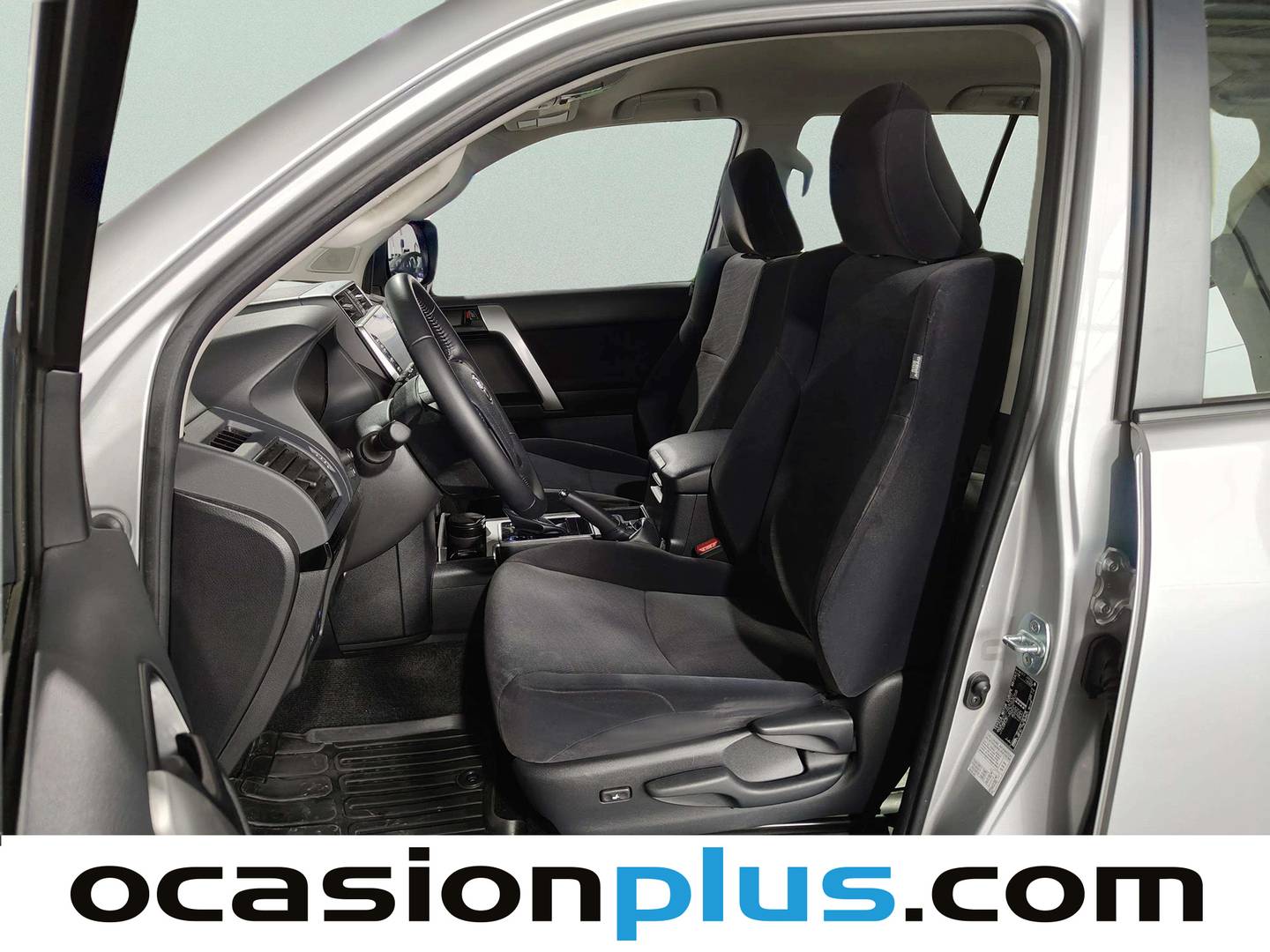 Foto asientos delanteros Toyota Land Cruiser Toyota Land Cruiser 2.8 D-4D VX Auto (204 CV) 7 Plazas