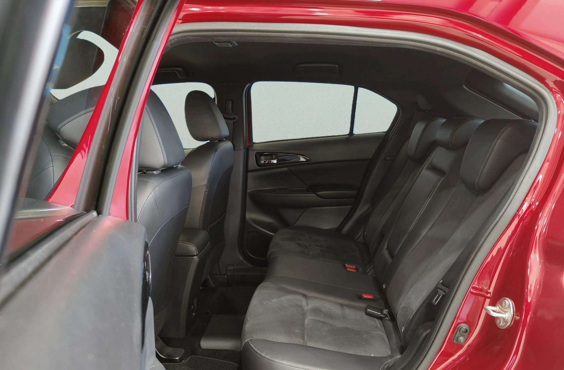 Mitsubishi Eclipse Cross 2.4 PHEV Kaiteki 4WD - foto 14