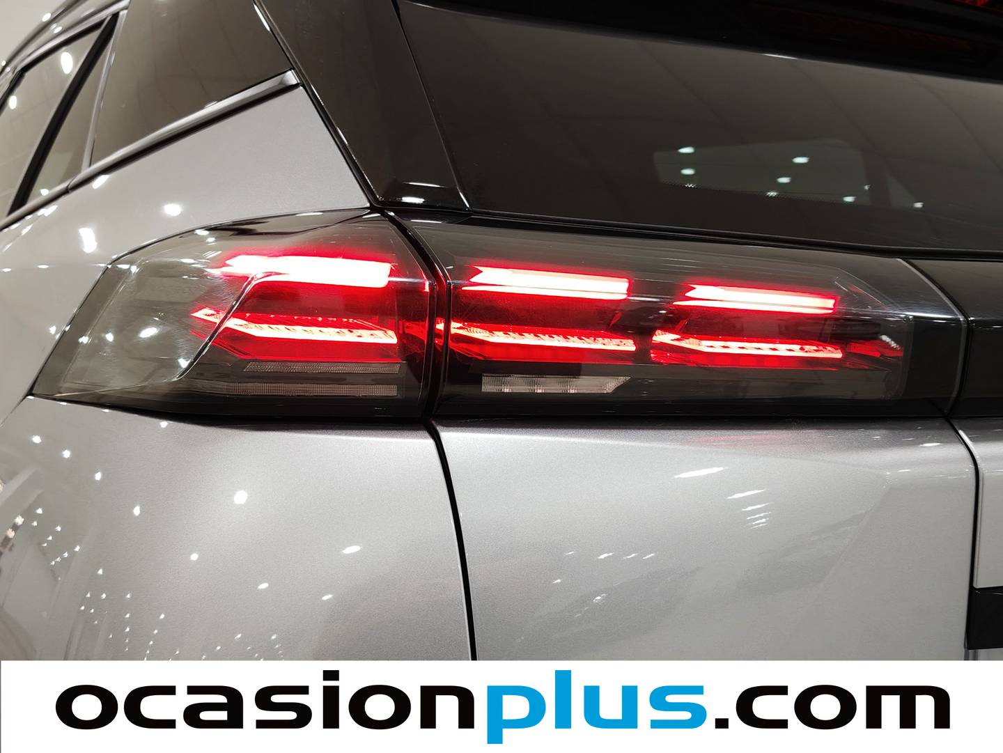 Paquetes del Peugeot 2008 Peugeot 2008 Allure Hybrid eDCS6 (136 CV)