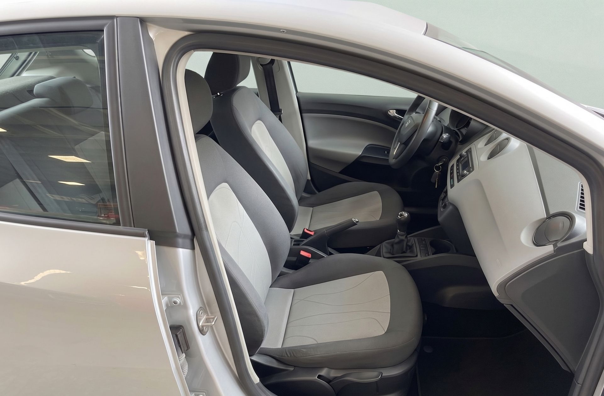 SEAT Ibiza 1.6 TDI CR Reference - foto 14
