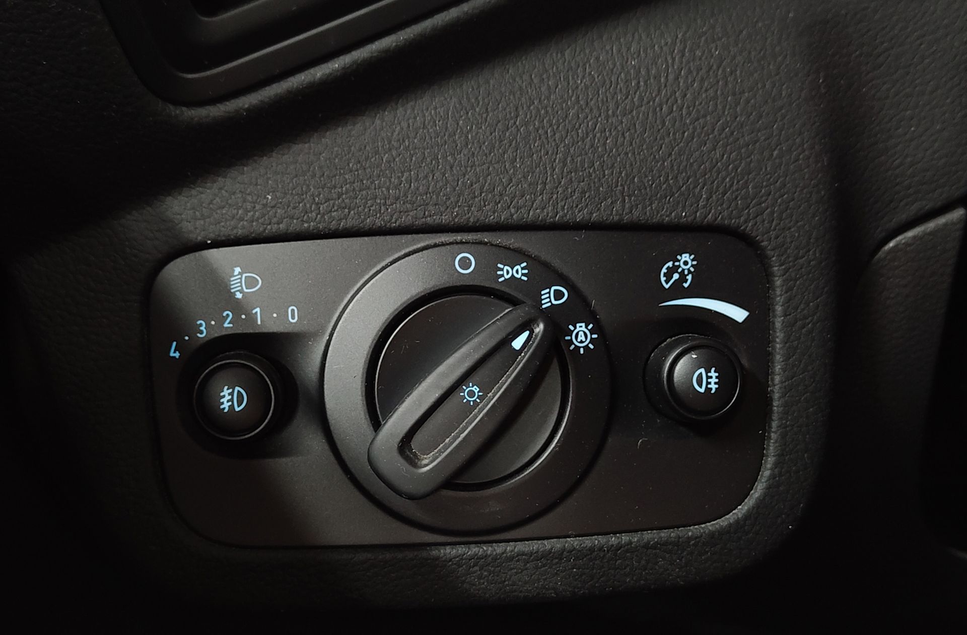 Ford Kuga 1.5 EcoBoost Trend+ 4x2 - foto 10