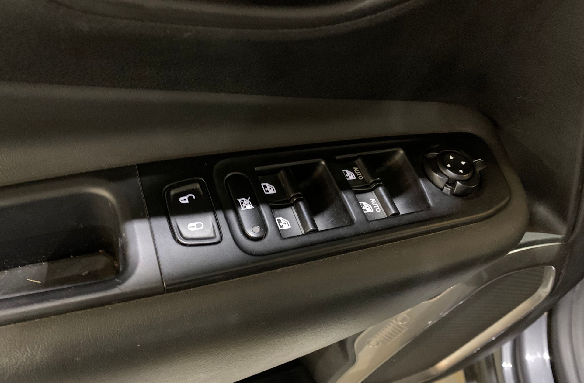 Jeep Renegade eHybrid 1.5 Limited ATX - foto 29
