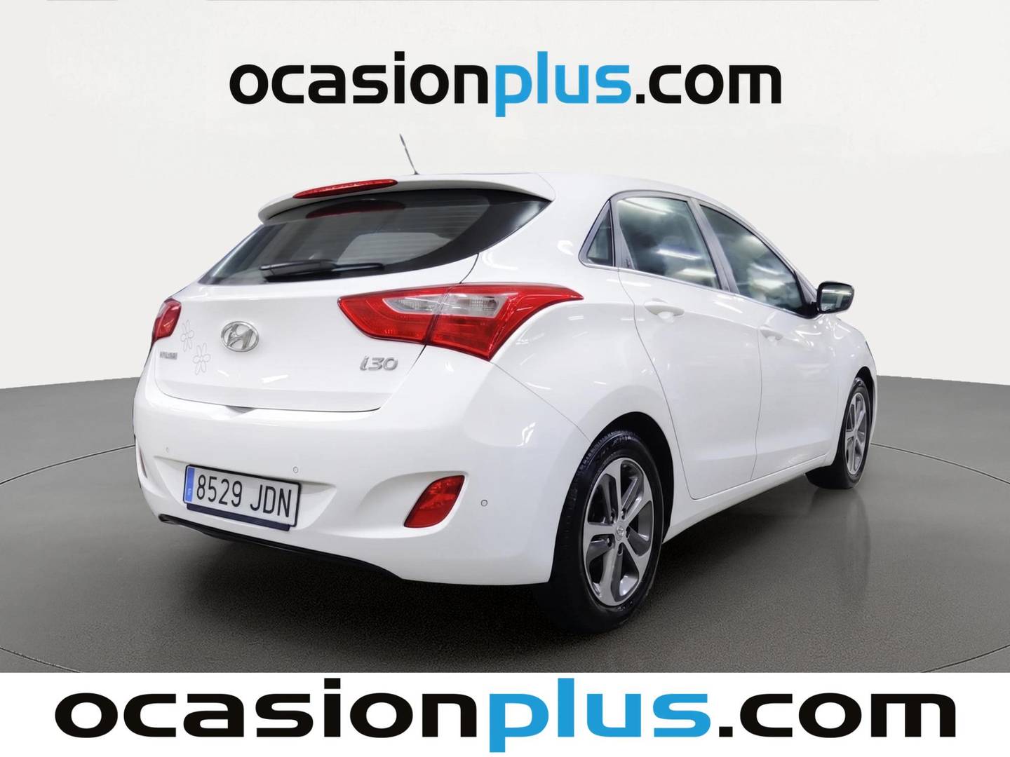 Foto trasera Hyundai i30 Hyundai i30 1.4 Go ! (100 CV) derecha