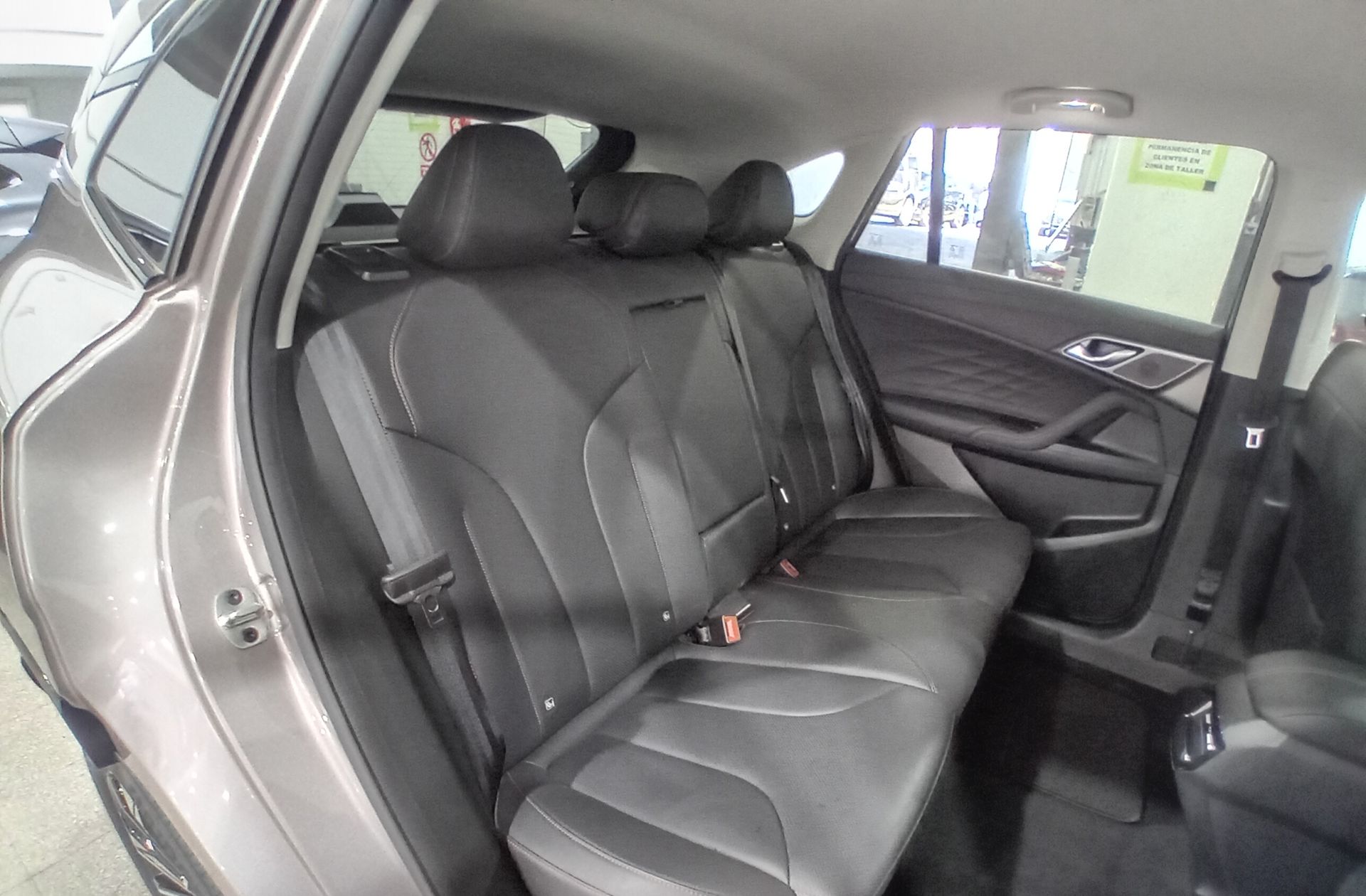 MG HS 1.5T Luxury DCT - foto 17