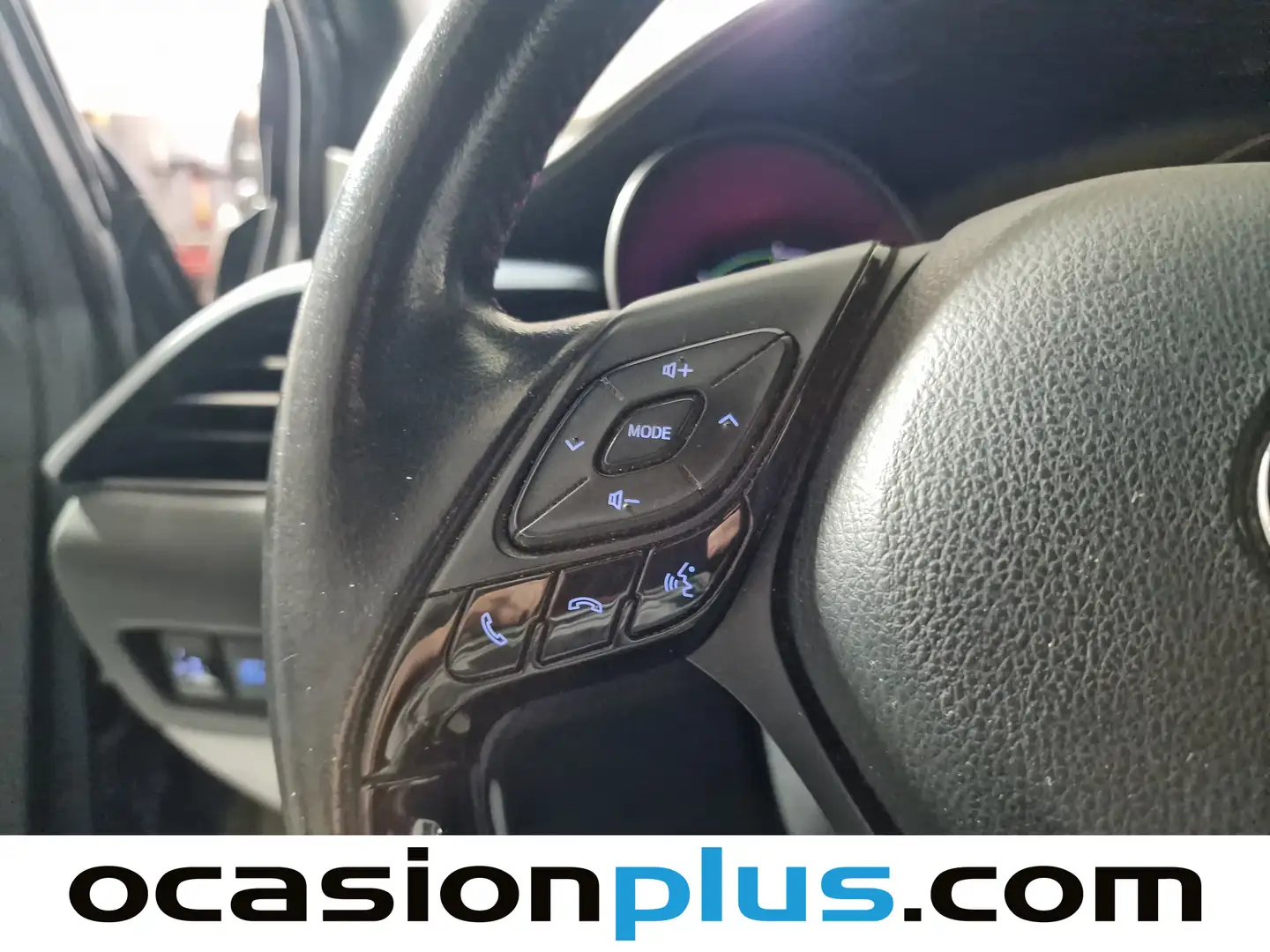 Foto Toyota C-HR Toyota C-HR 1.8 125H Advance (122 CV)