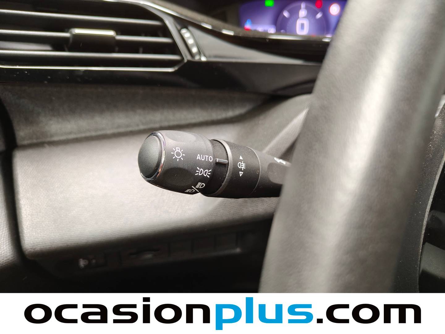 Peugeot 408 Peugeot 408 Allure Hybrid 145 eDCS6 (145 CV) seminuevo