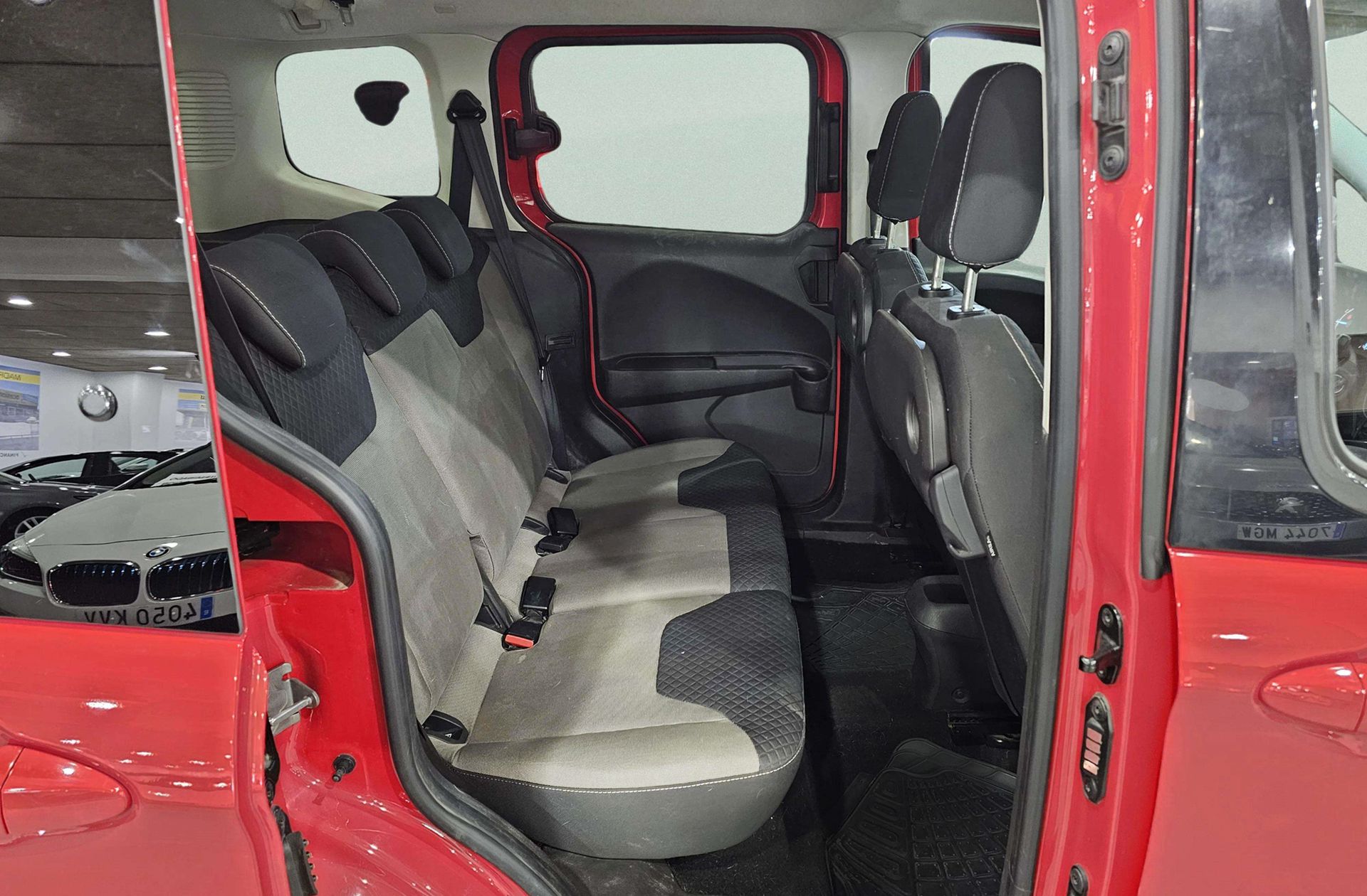 Ford Tourneo Courier 1.0 EcoBoost Trend - foto 14