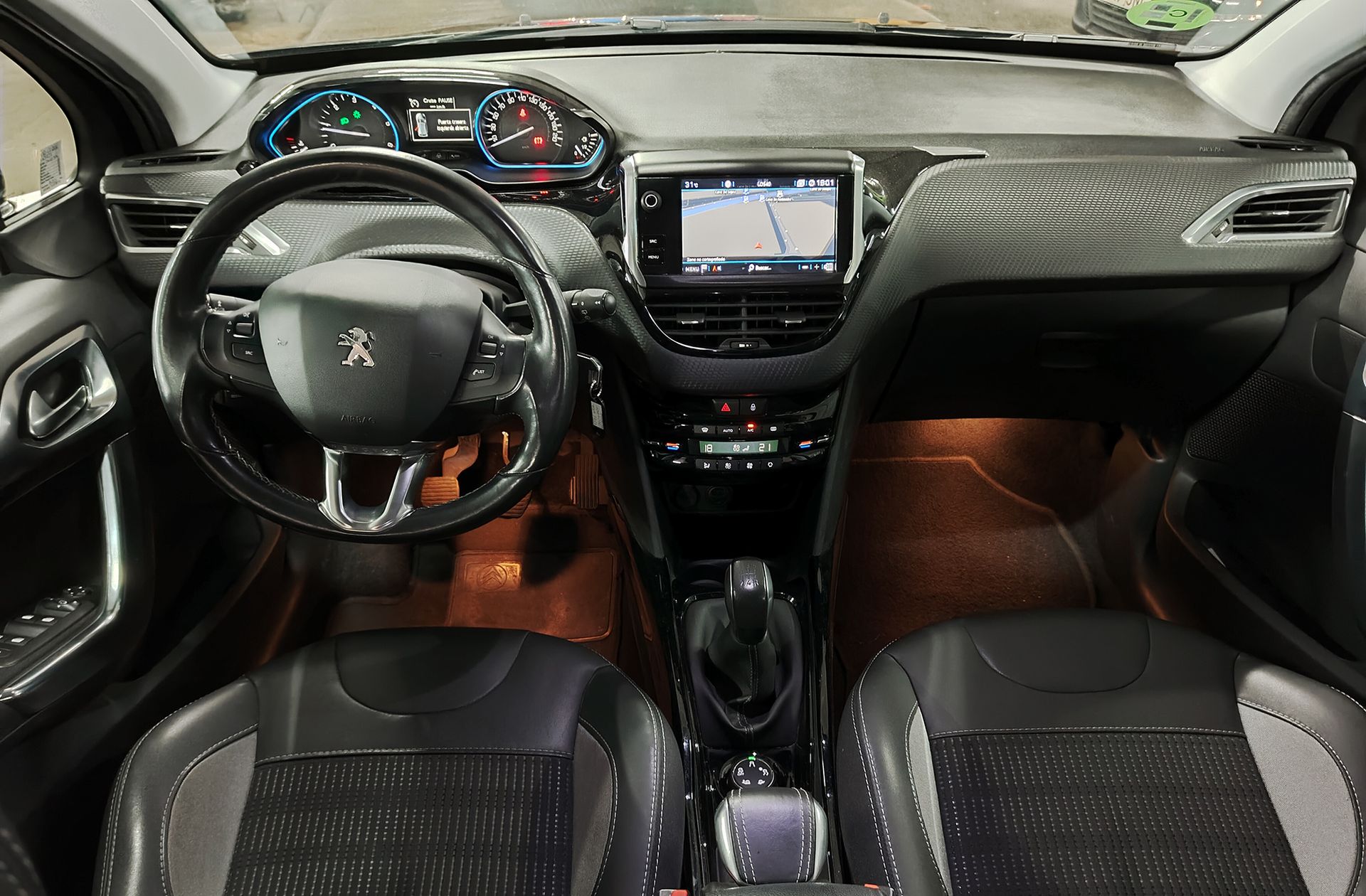Peugeot 2008 BlueHDi 100 Allure - foto 6
