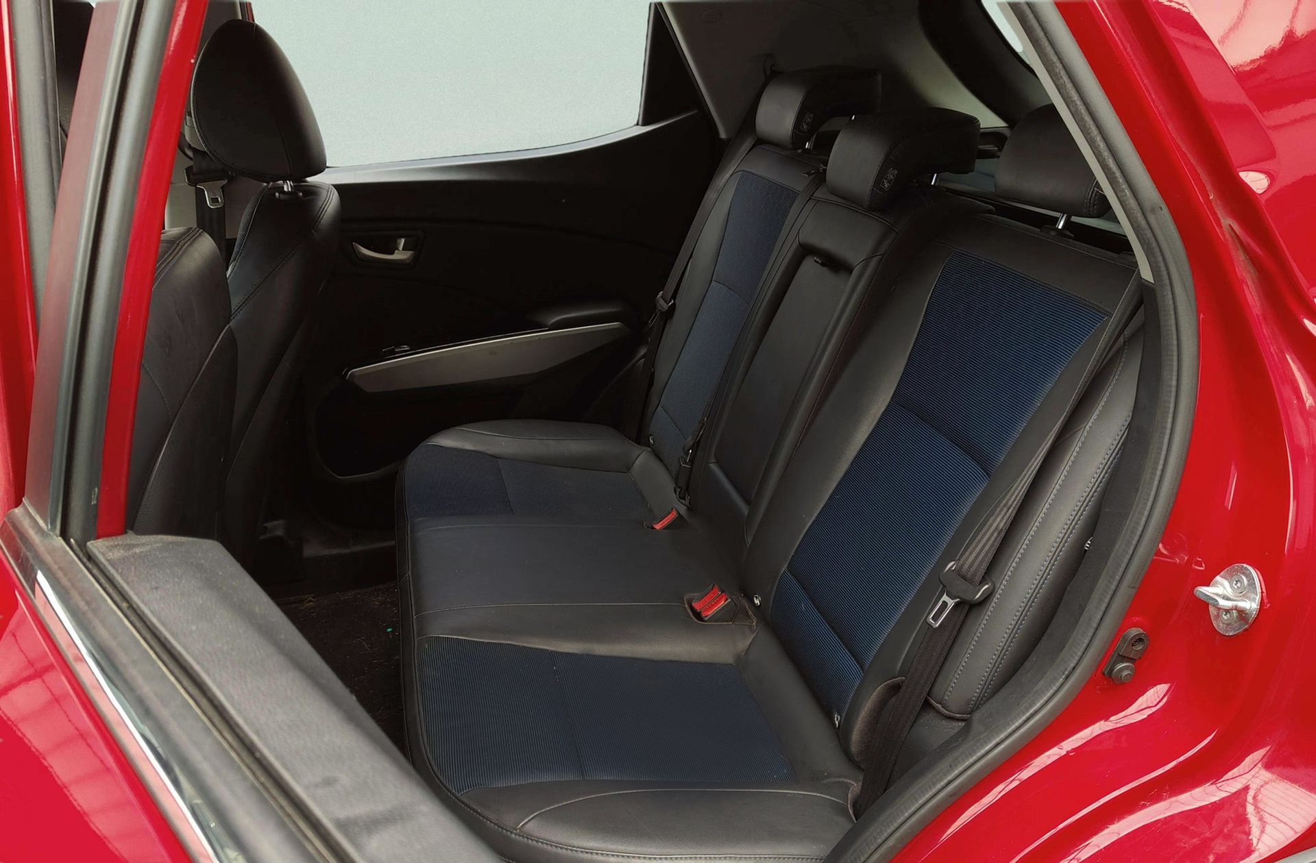 SsangYong Tivoli G16 1.6 Premium 4x2 - foto 9